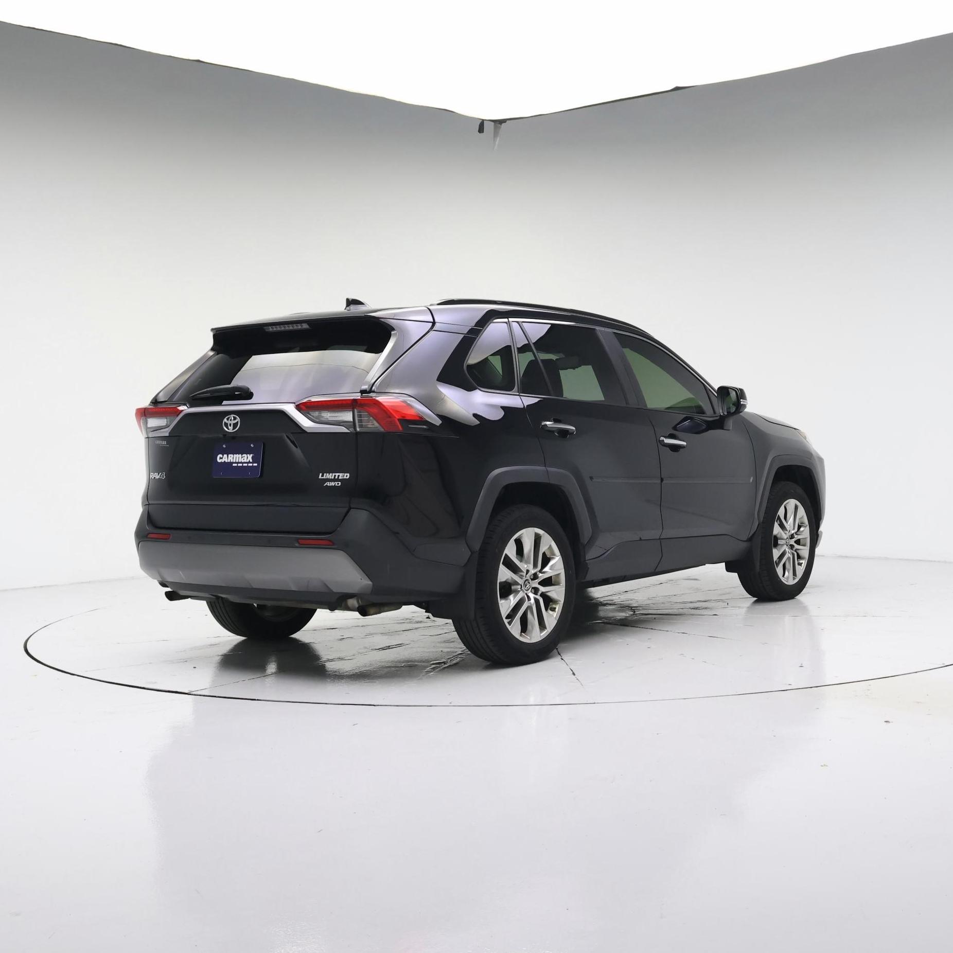 Thumbnail: 2019 Toyota RAV4 - 8