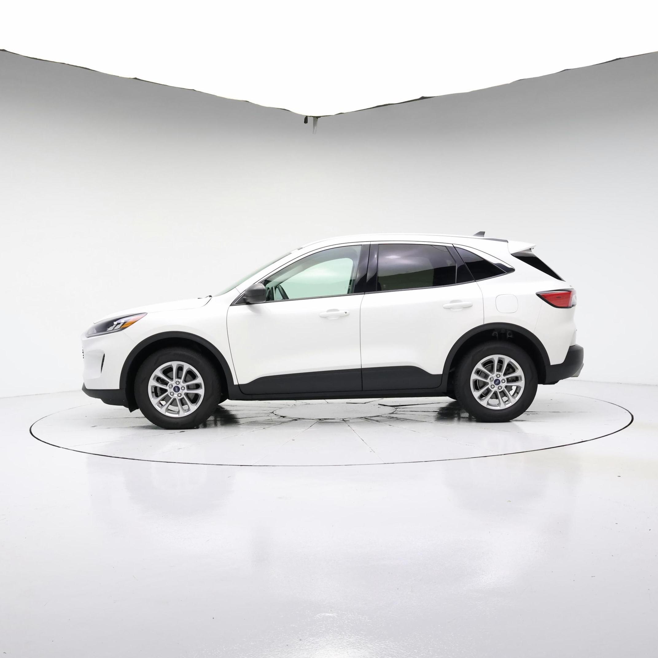 Thumbnail: 2022 Ford Escape - 3