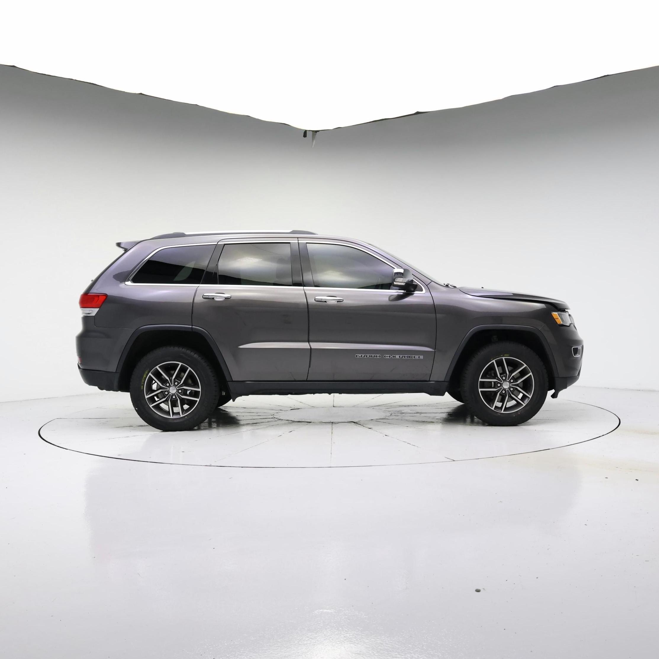 Thumbnail: 2018 Jeep Grand Cherokee - 7