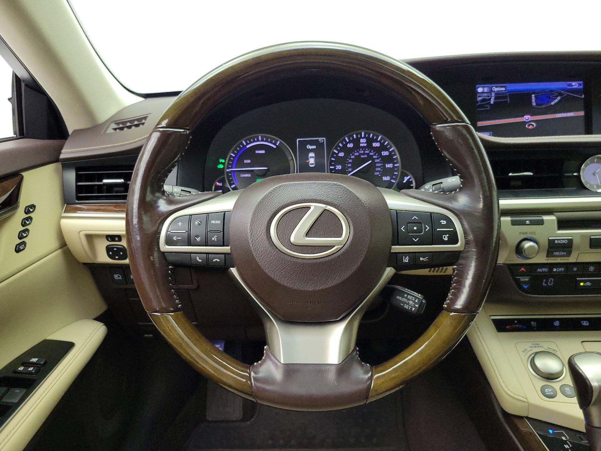 Thumbnail: 2016 Lexus ES - 10