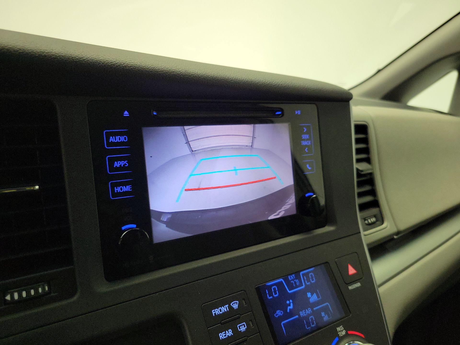 Thumbnail: 2015 Toyota Sienna - 14