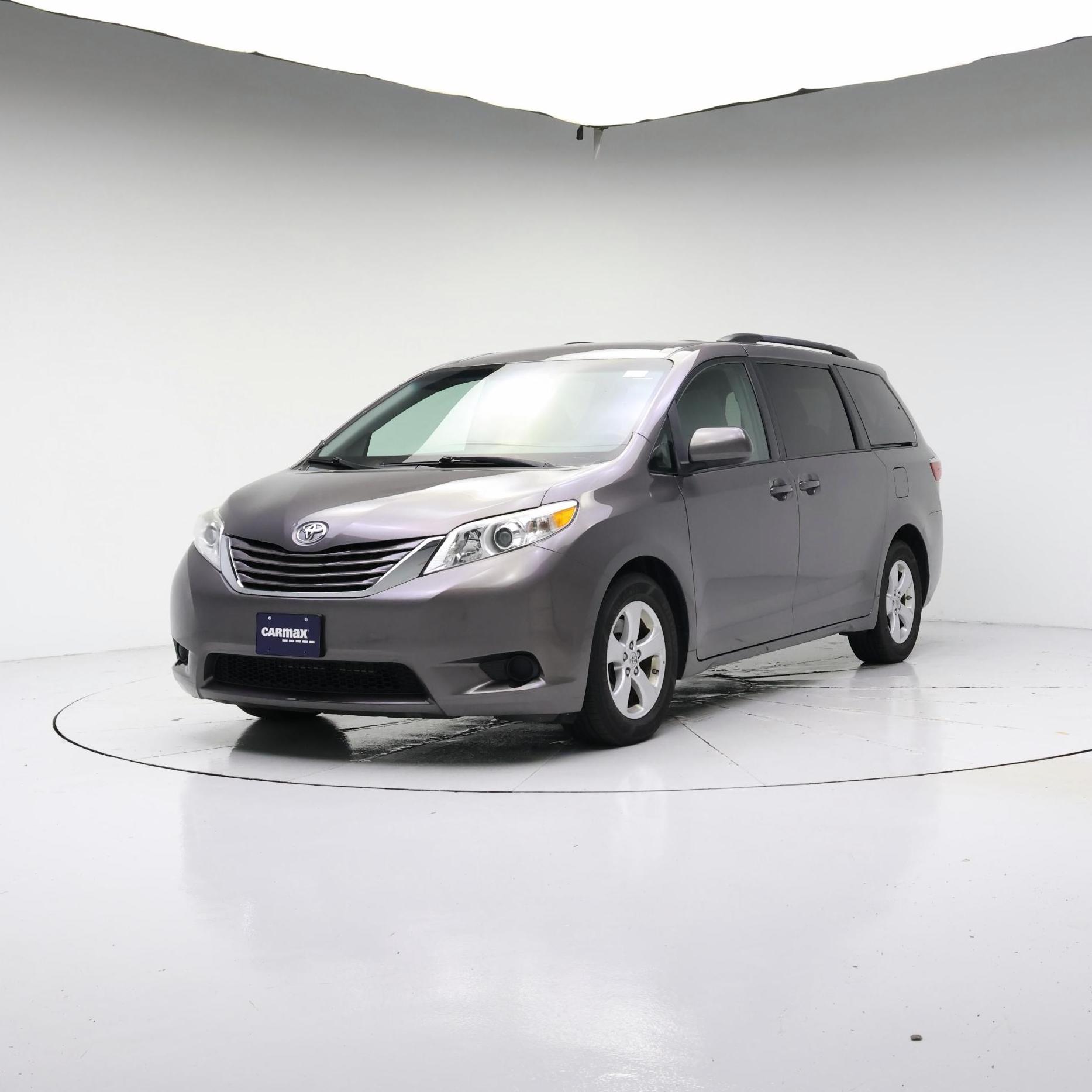 Thumbnail: 2015 Toyota Sienna - 4