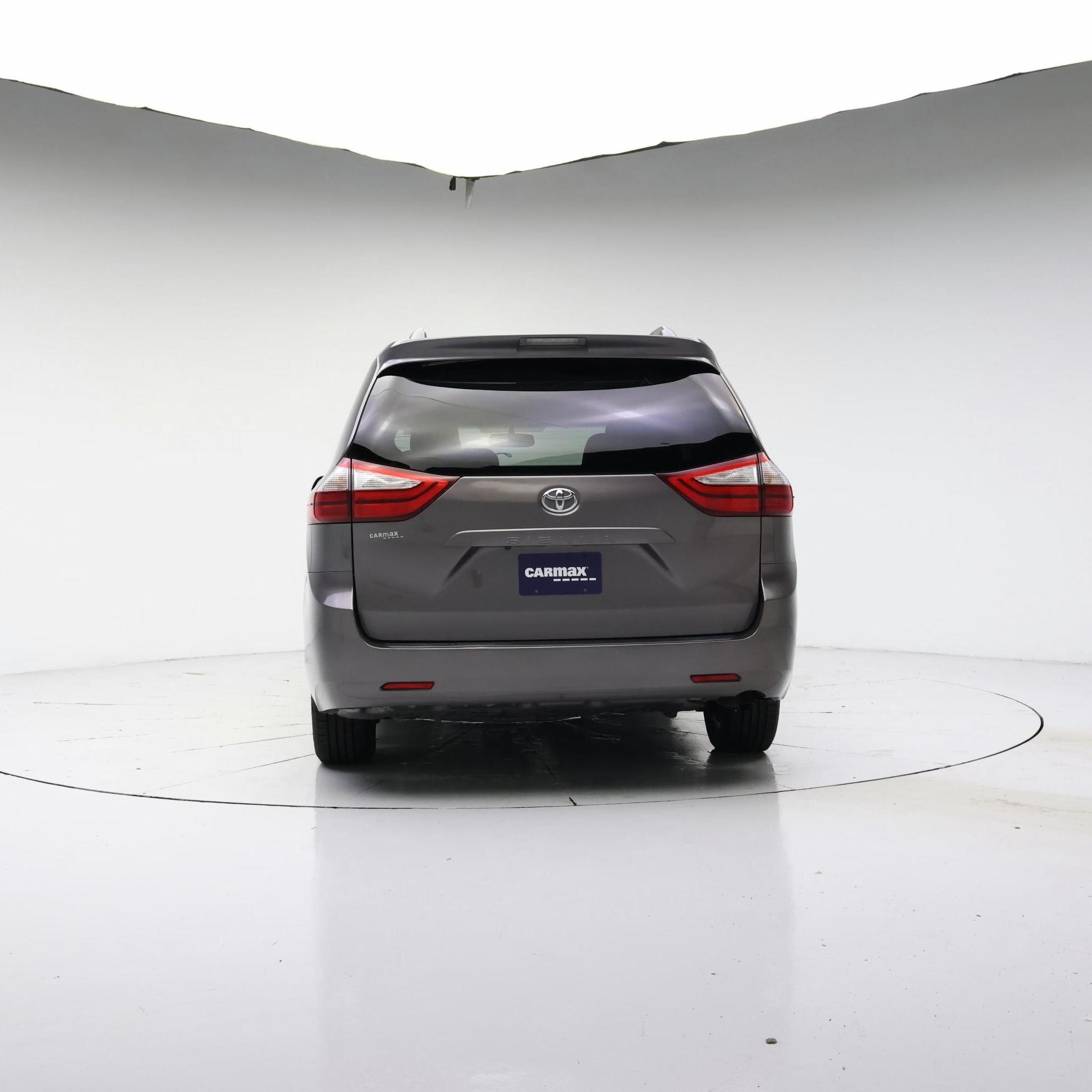 Thumbnail: 2015 Toyota Sienna - 6