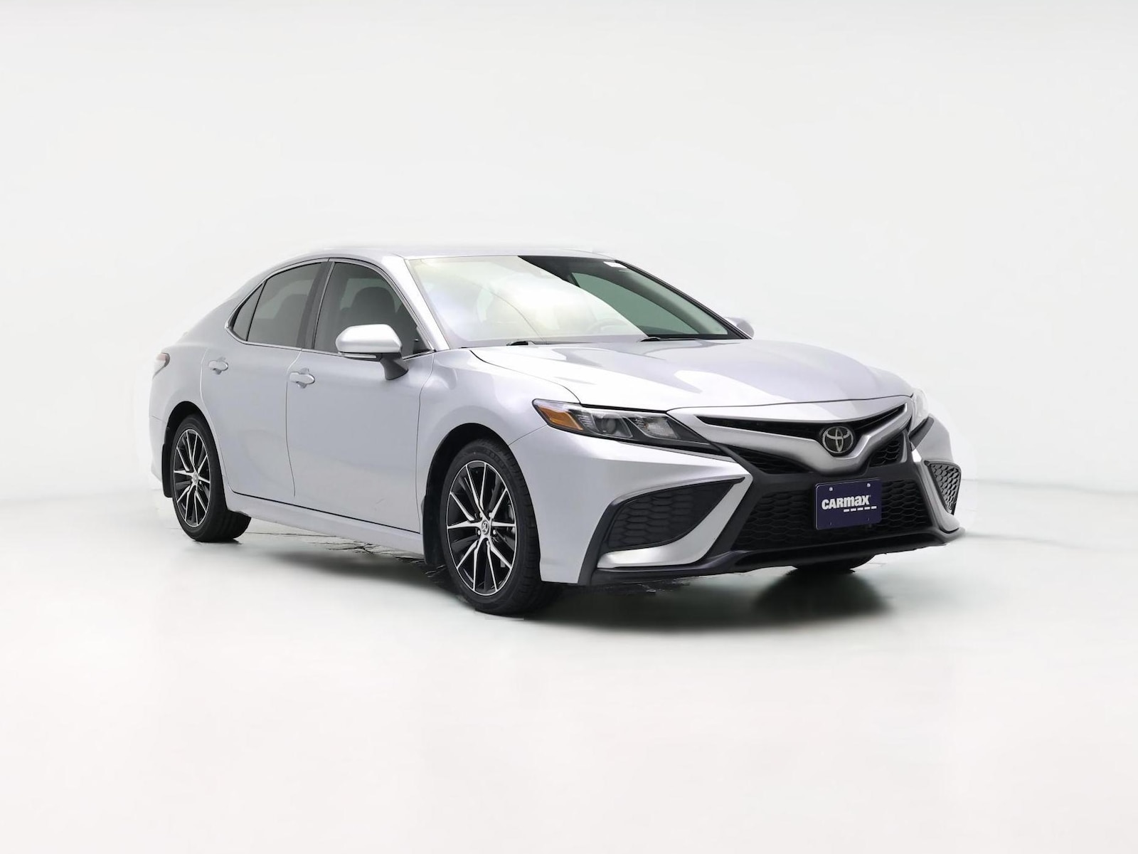 2023 Toyota Camry SE - Photo 1