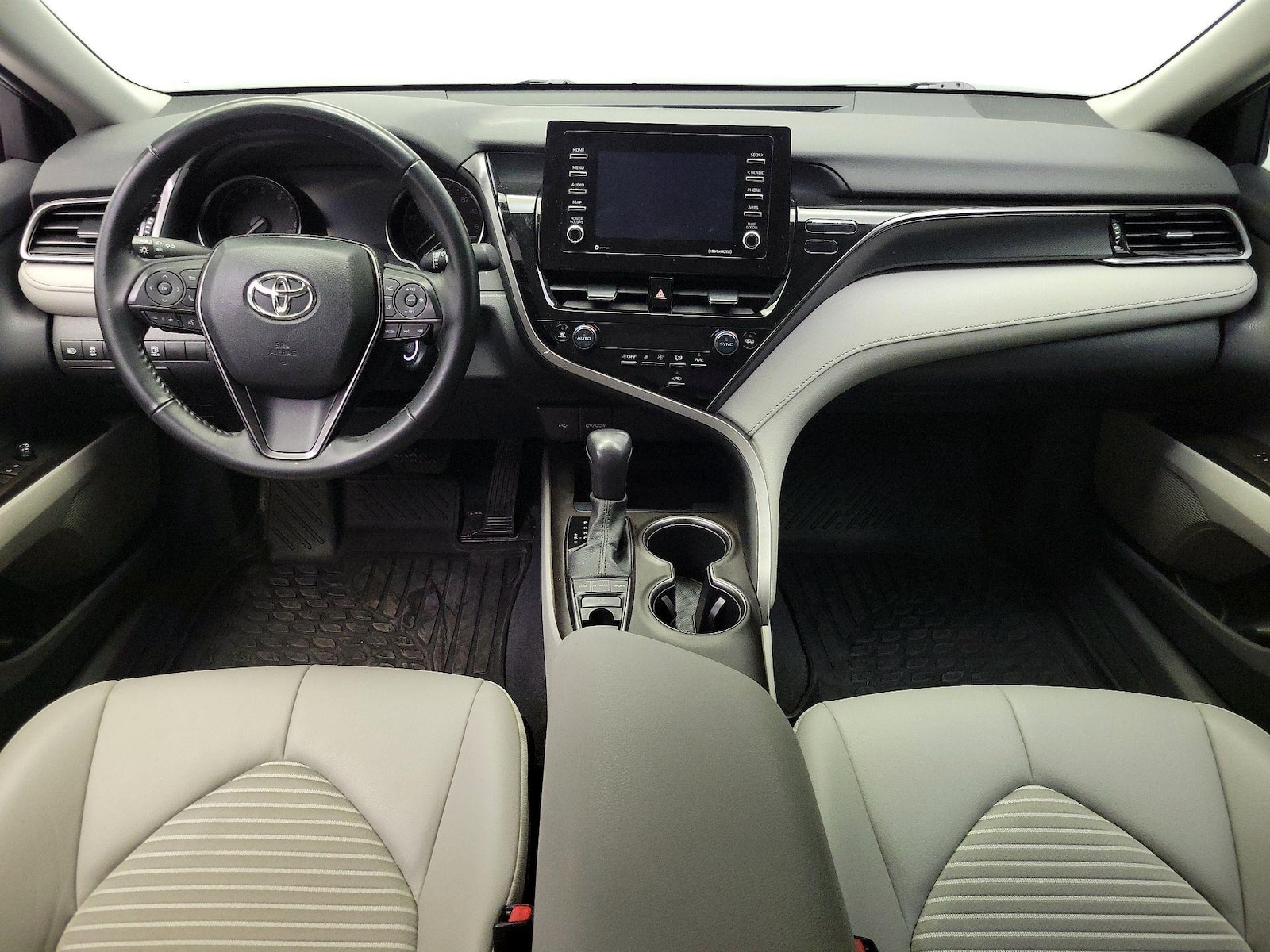 2023 Toyota Camry SE - Photo 10
