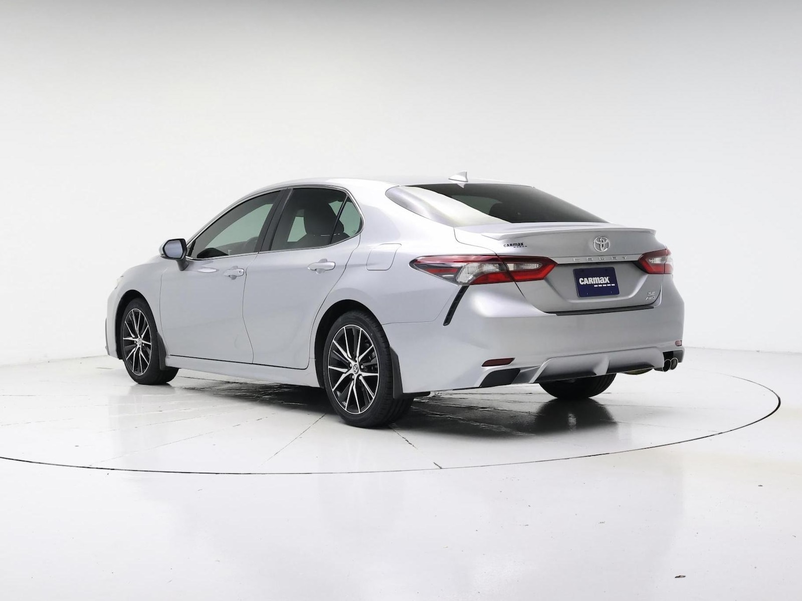 2023 Toyota Camry SE - Photo 3
