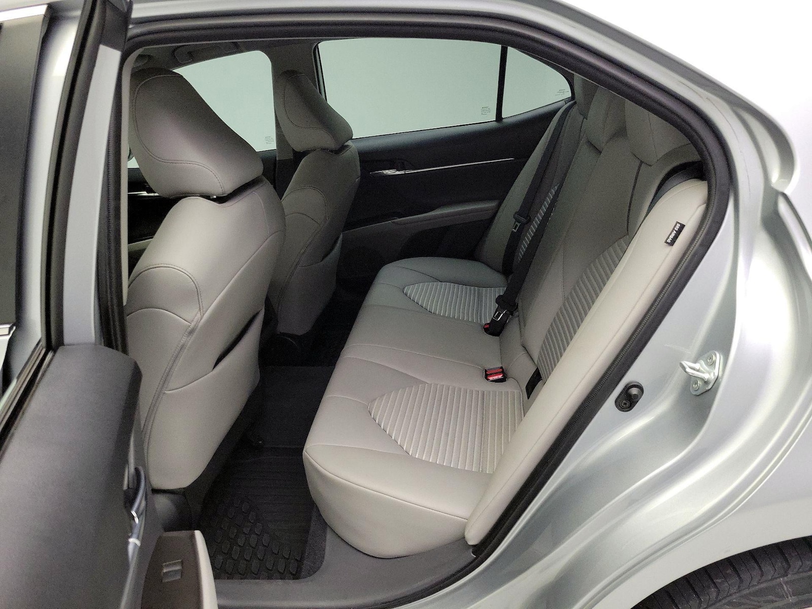 2023 Toyota Camry SE - Photo 21