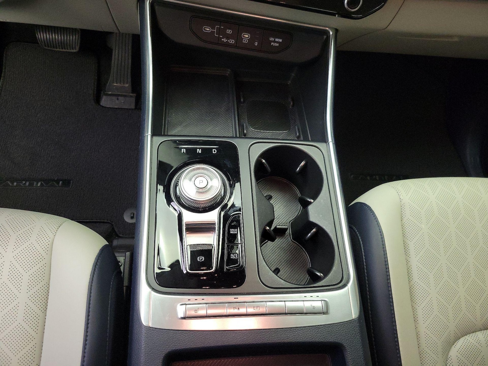 2025 Kia Carnival EX - Photo 19