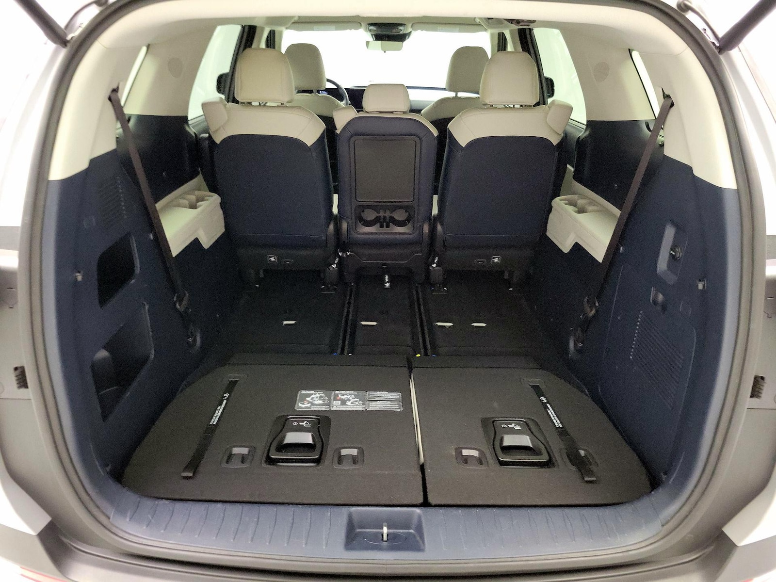 2025 Kia Carnival EX - Photo 24
