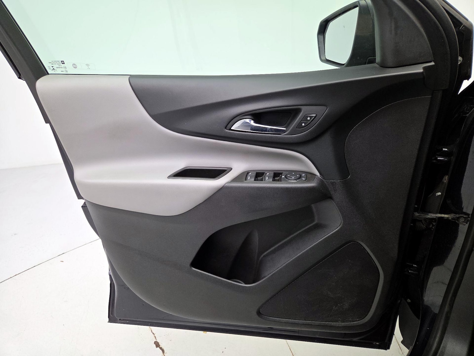 2020 Chevrolet Equinox LS - Photo 13