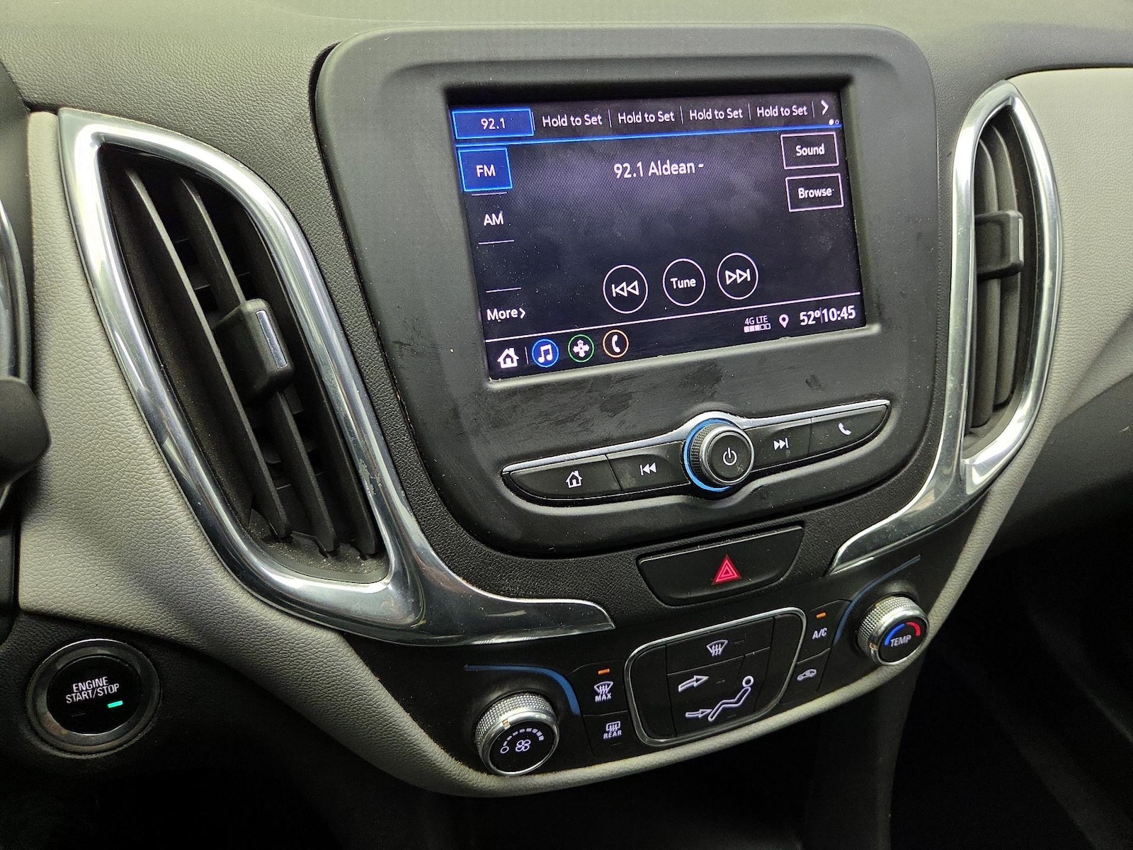 2020 Chevrolet Equinox LS - Photo 17