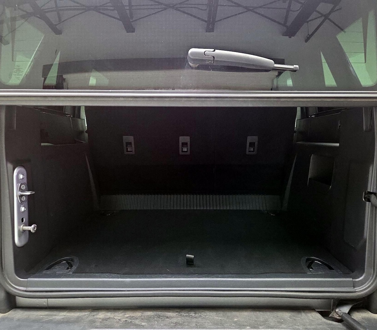 Trunk/Cargo (Seats Up)