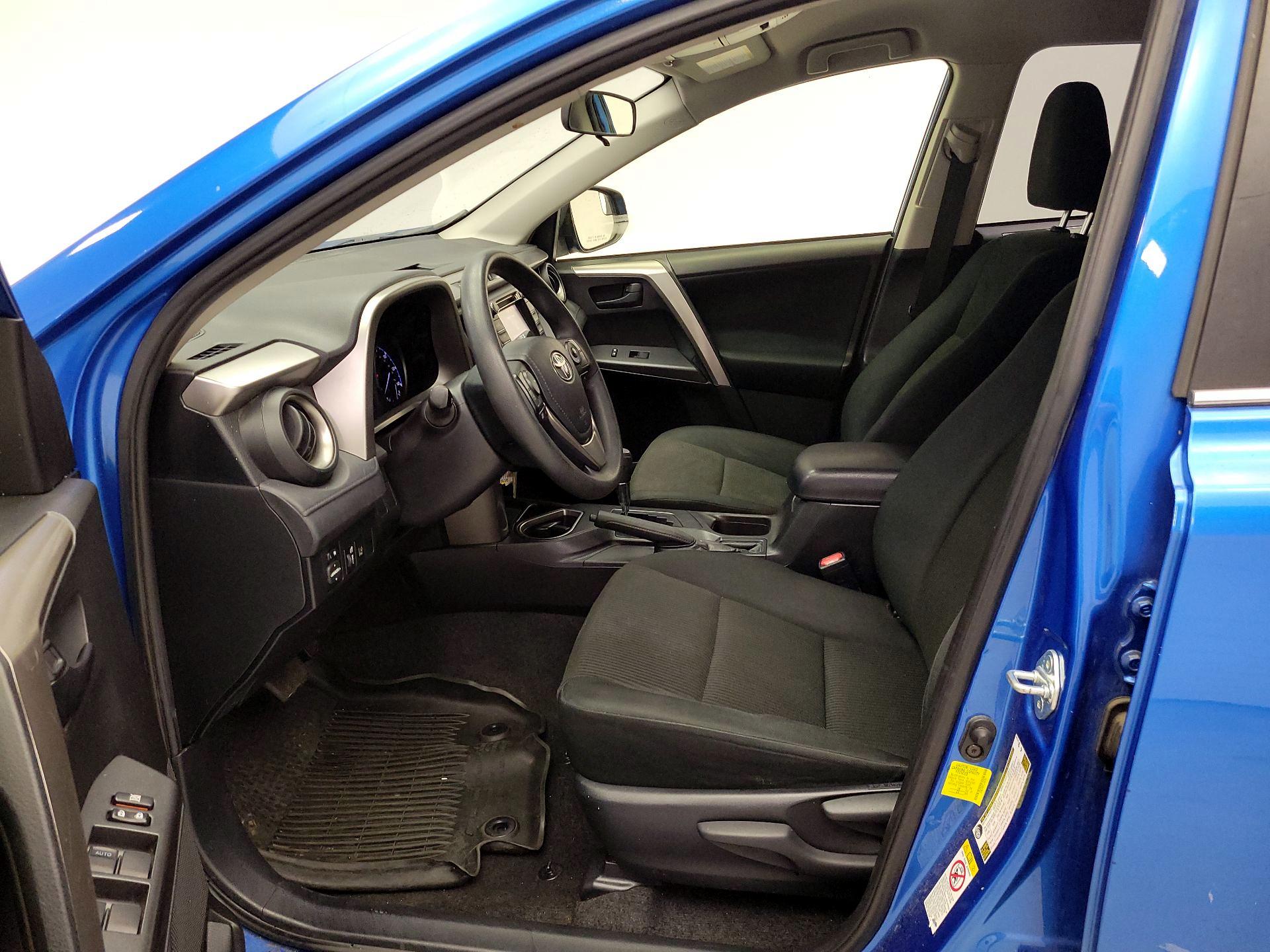 Thumbnail: 2018 Toyota RAV4 - 9