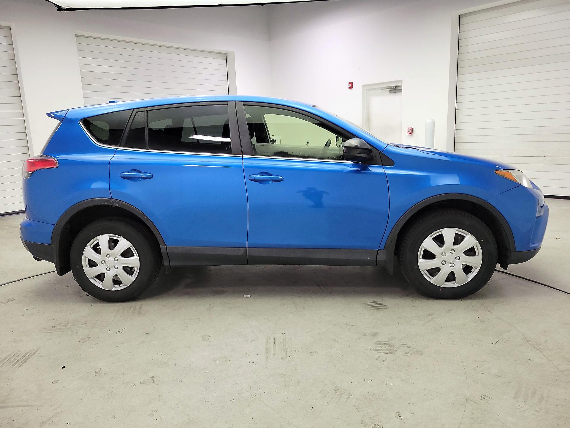 Thumbnail: 2018 Toyota RAV4 - 4