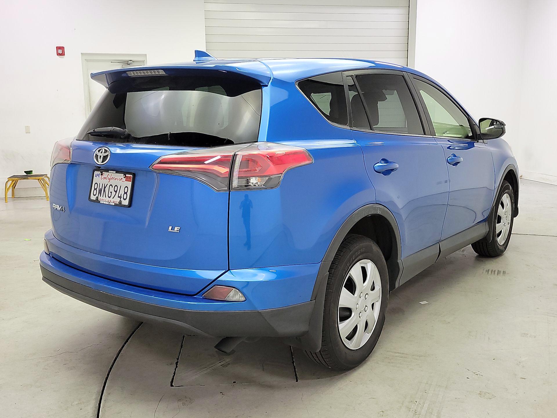 Thumbnail: 2018 Toyota RAV4 - 5