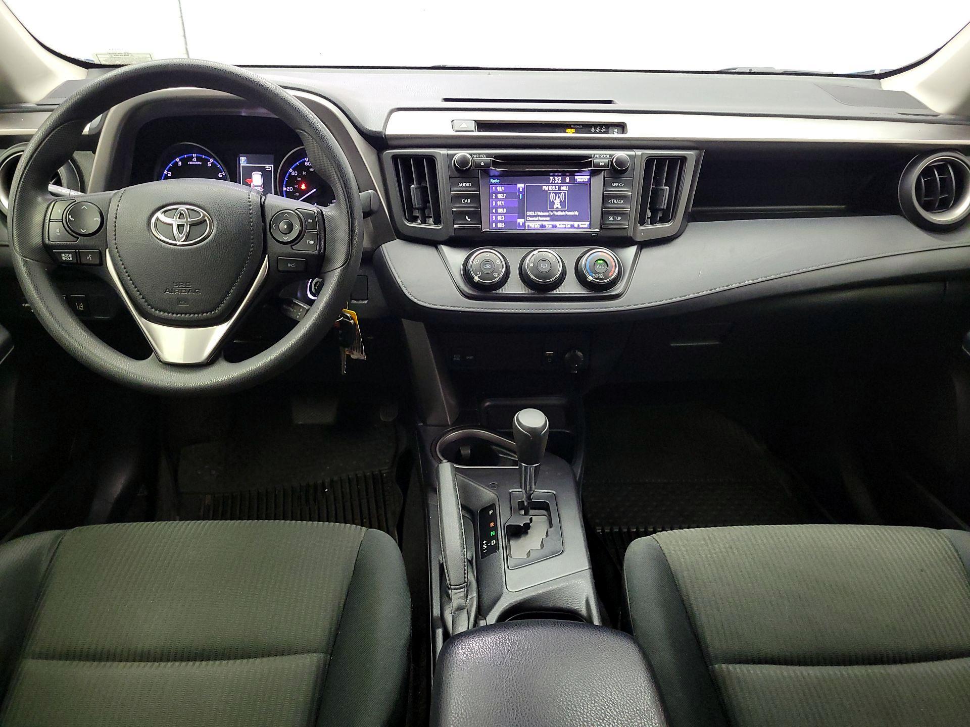 Thumbnail: 2018 Toyota RAV4 - 8