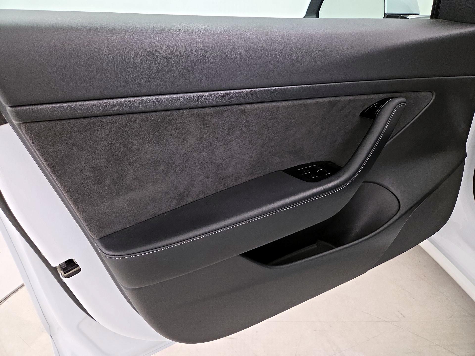 Thumbnail: 2020 Tesla Model 3 - 12