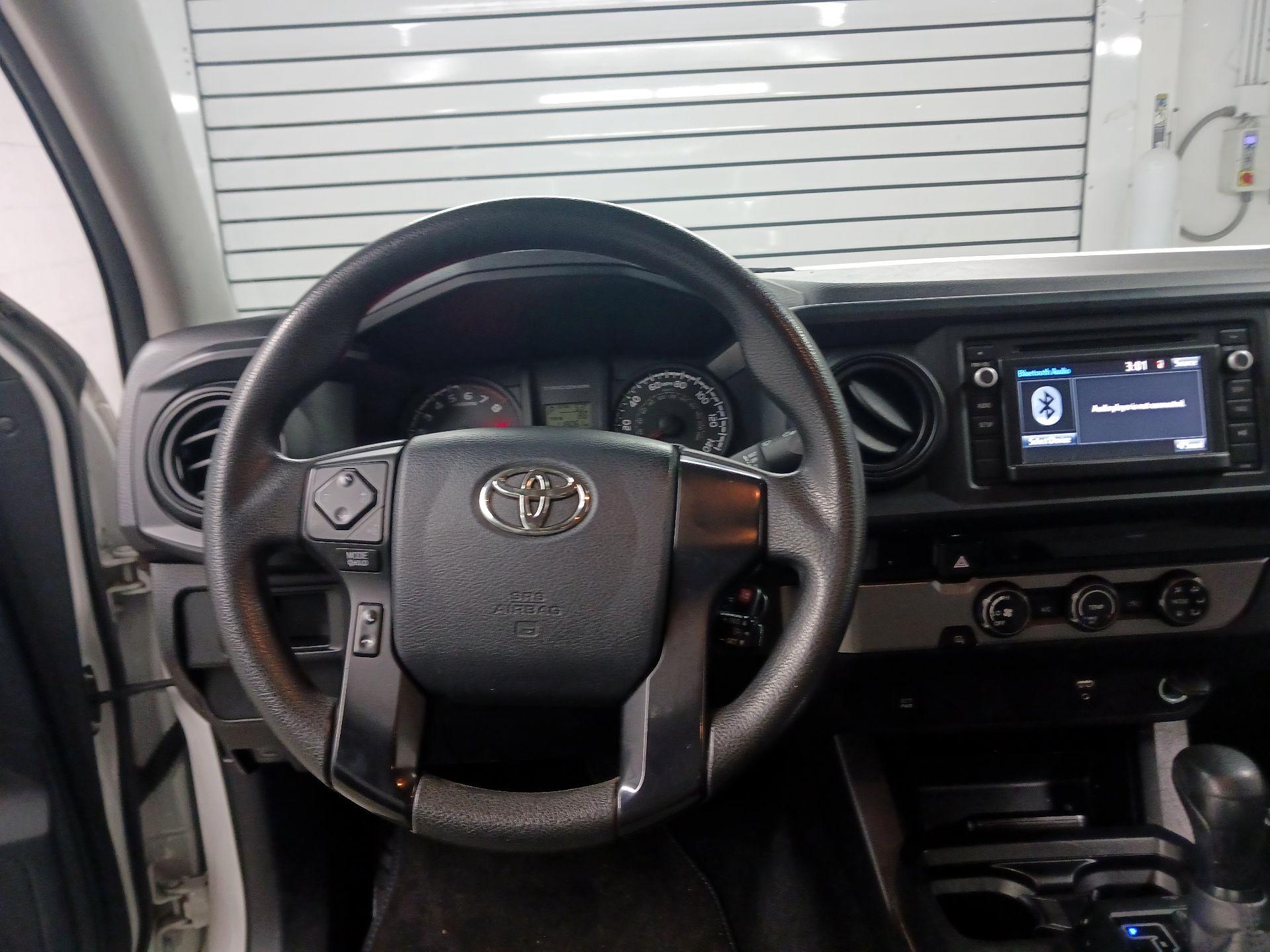 Thumbnail: 2017 Toyota Tacoma - 10