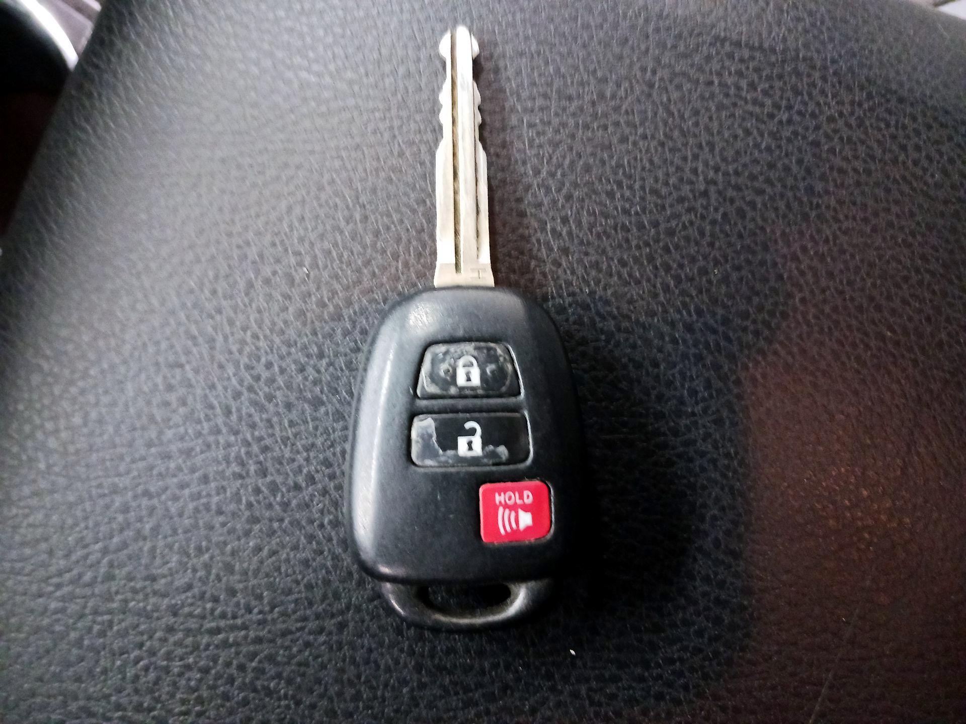 Thumbnail: 2017 Toyota Tacoma - 20