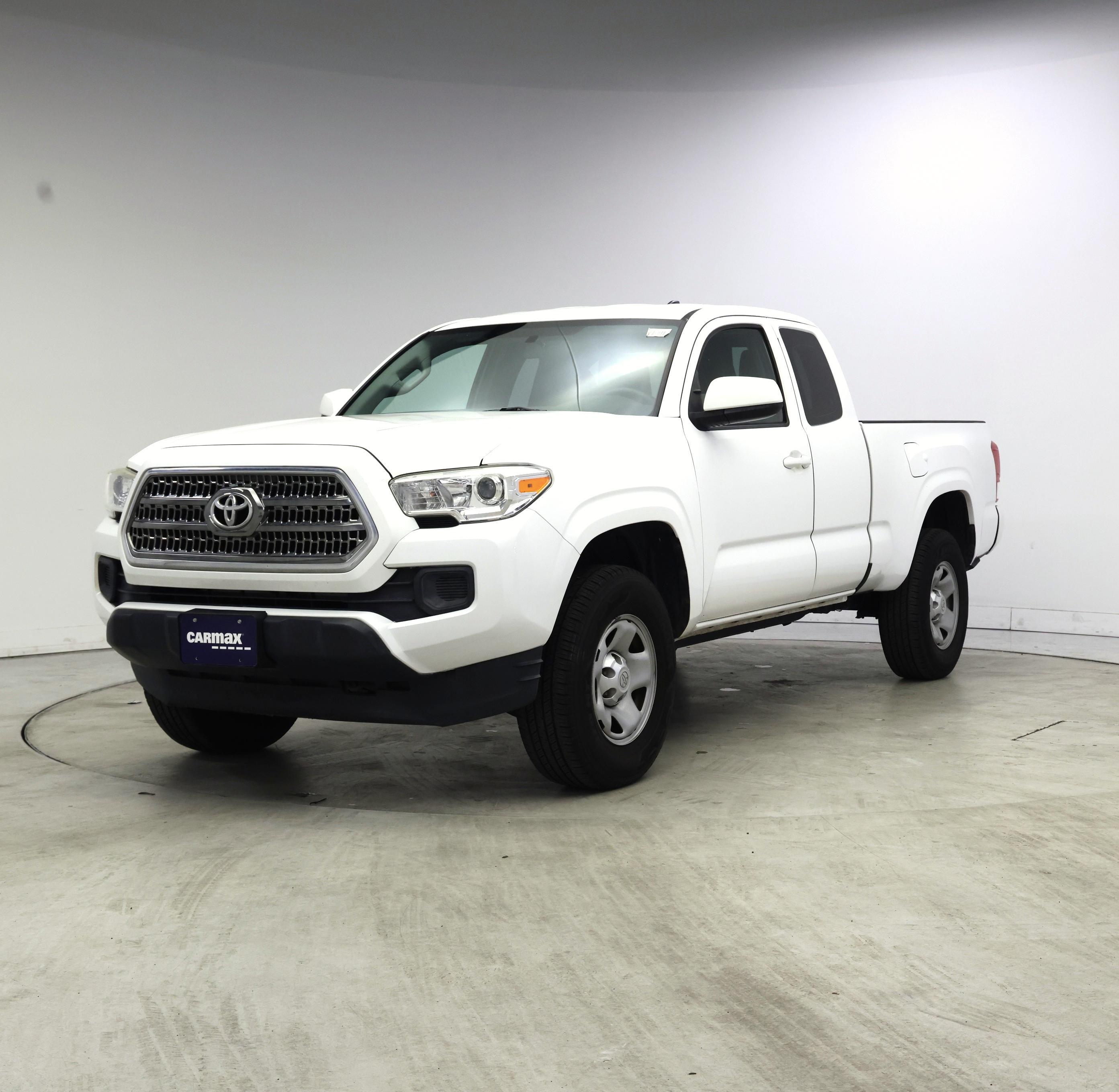 Thumbnail: 2017 Toyota Tacoma - 4