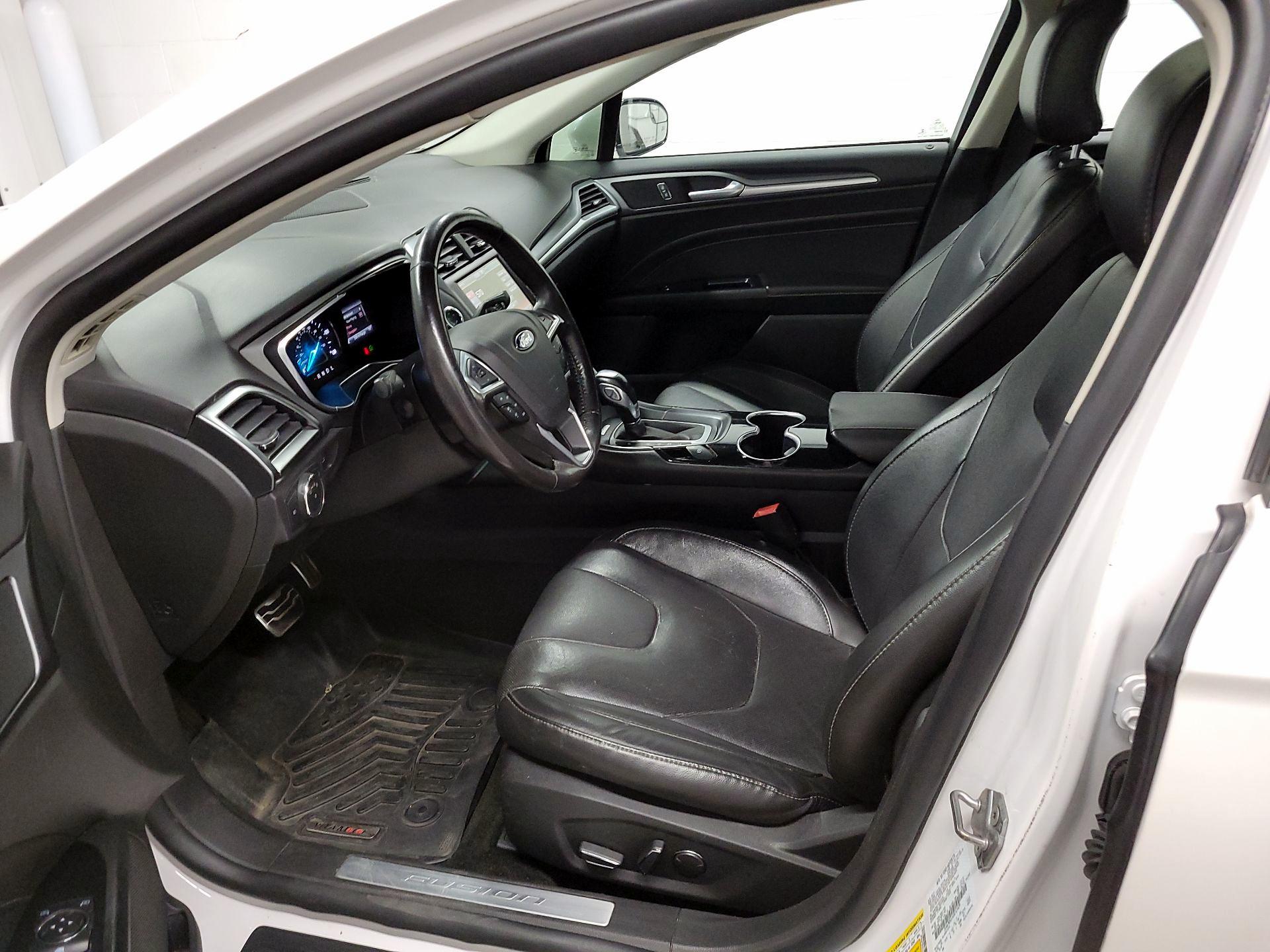 Thumbnail: 2016 Ford Fusion - 9