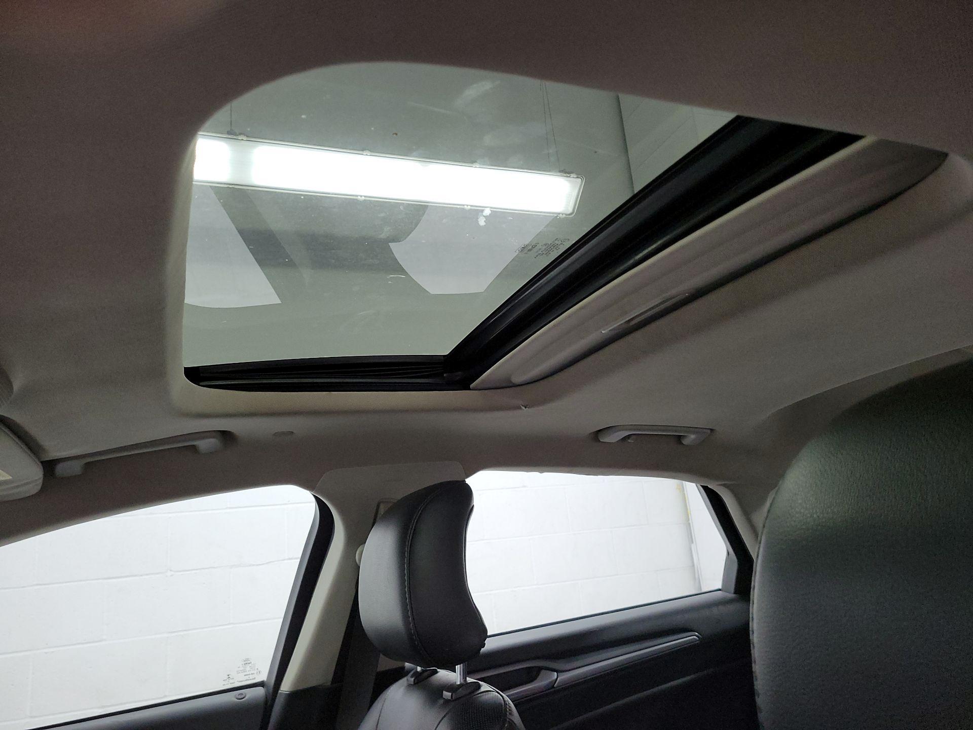 Thumbnail: 2016 Ford Fusion - 17