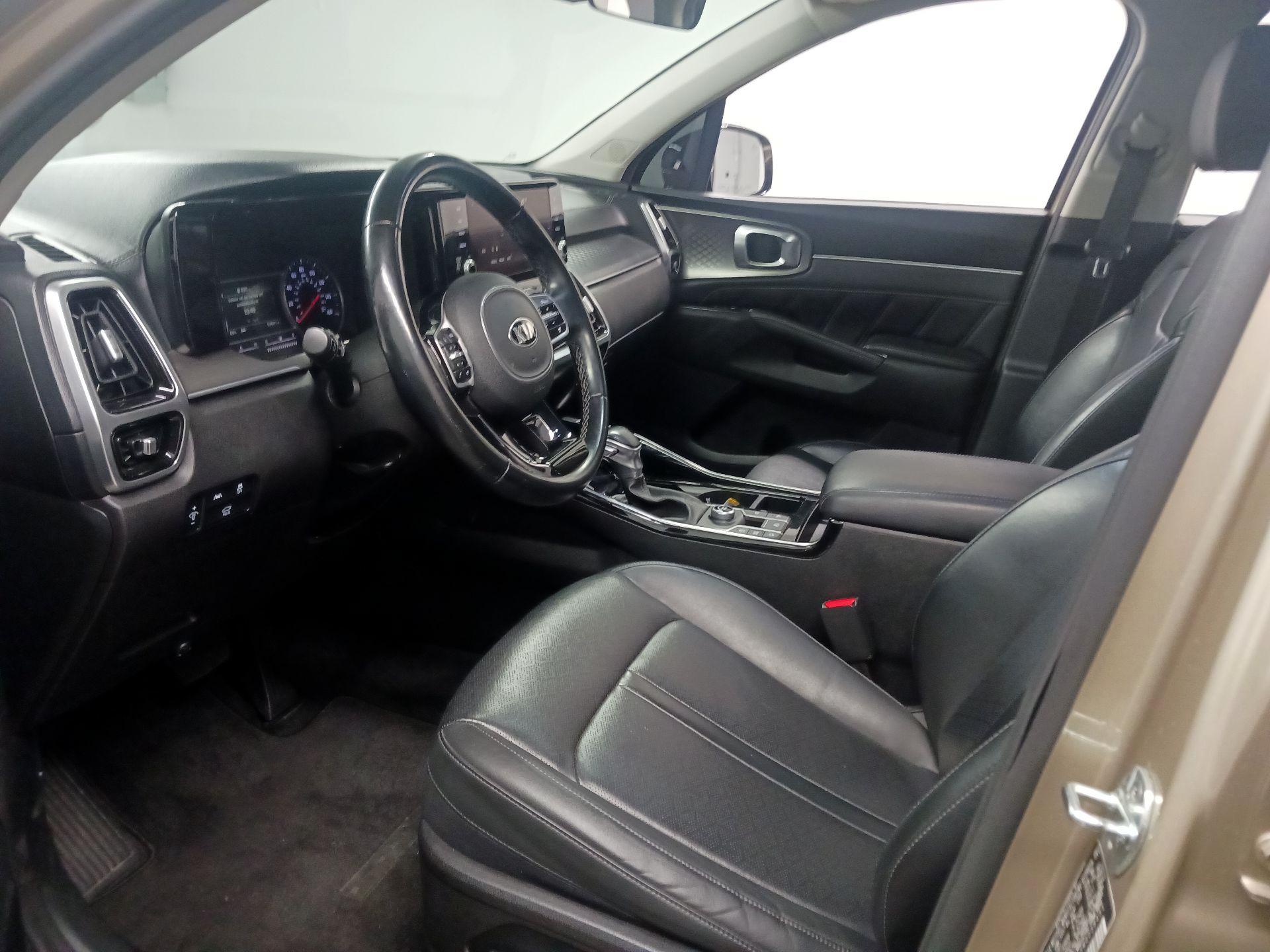 Thumbnail: 2021 Kia Sorento - 9