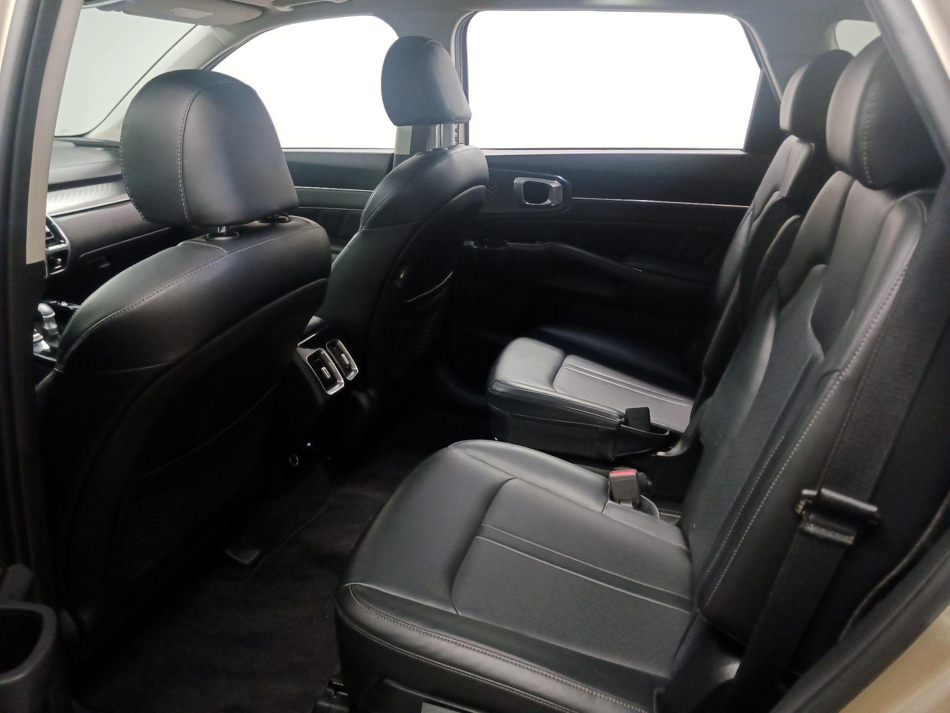 Thumbnail: 2021 Kia Sorento - 15