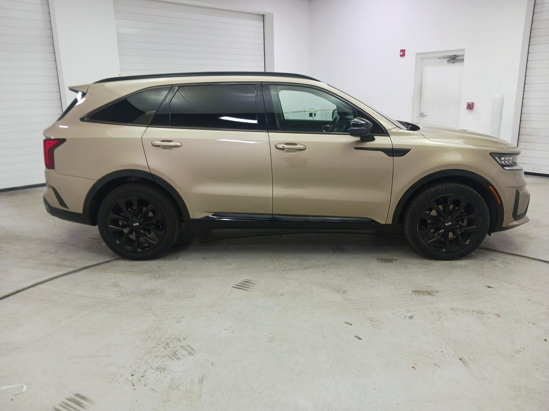 Thumbnail: 2021 Kia Sorento - 4