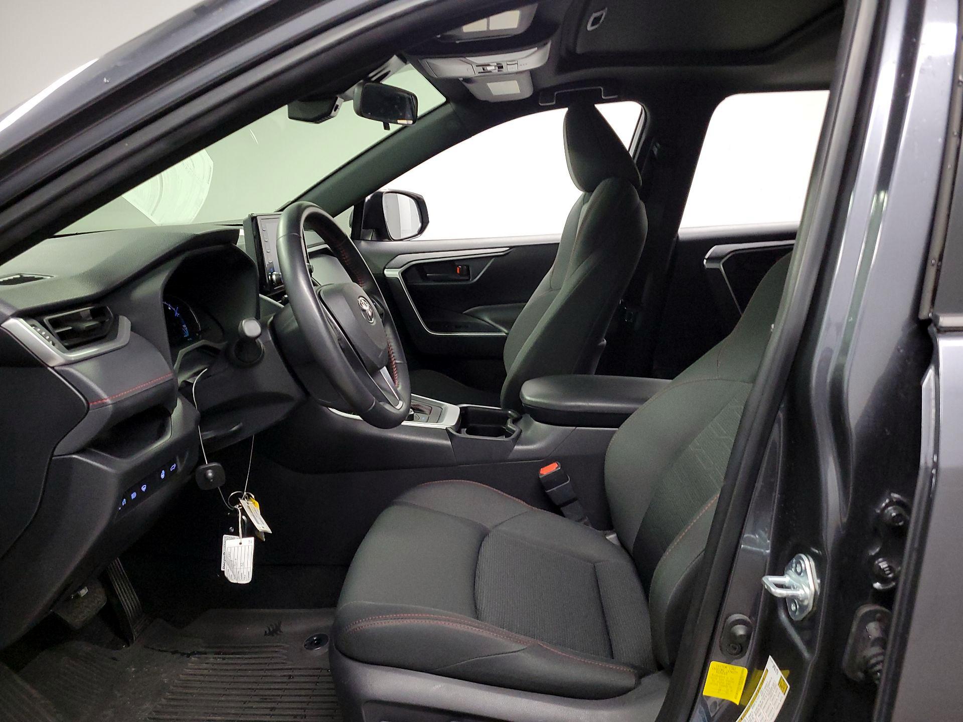 Thumbnail: 2021 Toyota RAV4 - 9