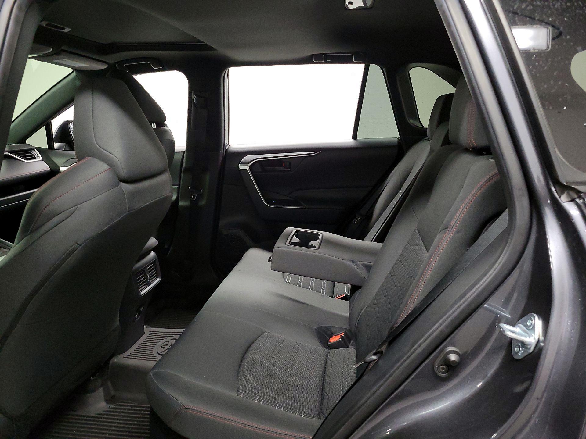 Thumbnail: 2021 Toyota RAV4 - 15