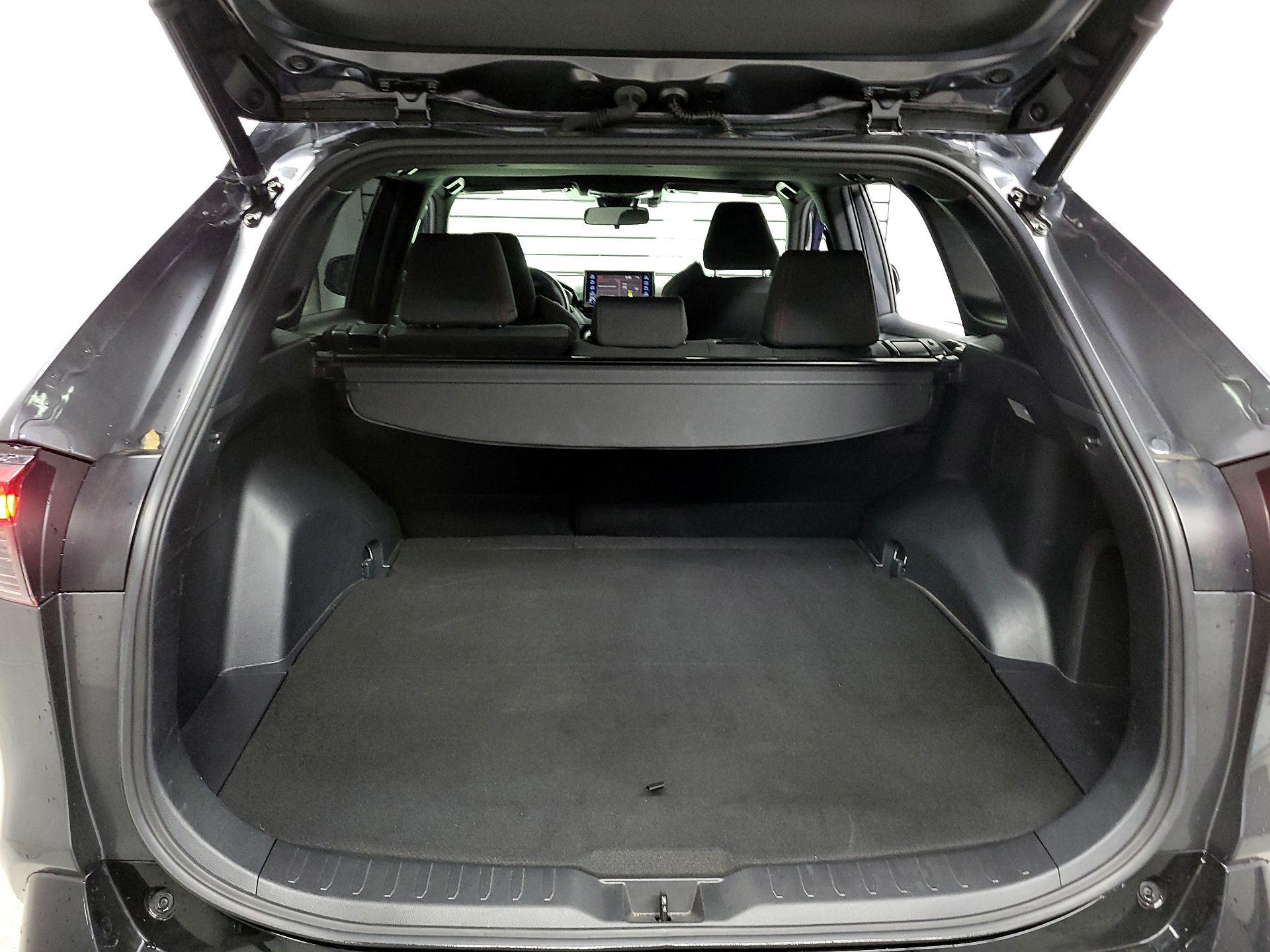 Thumbnail: 2021 Toyota RAV4 - 16