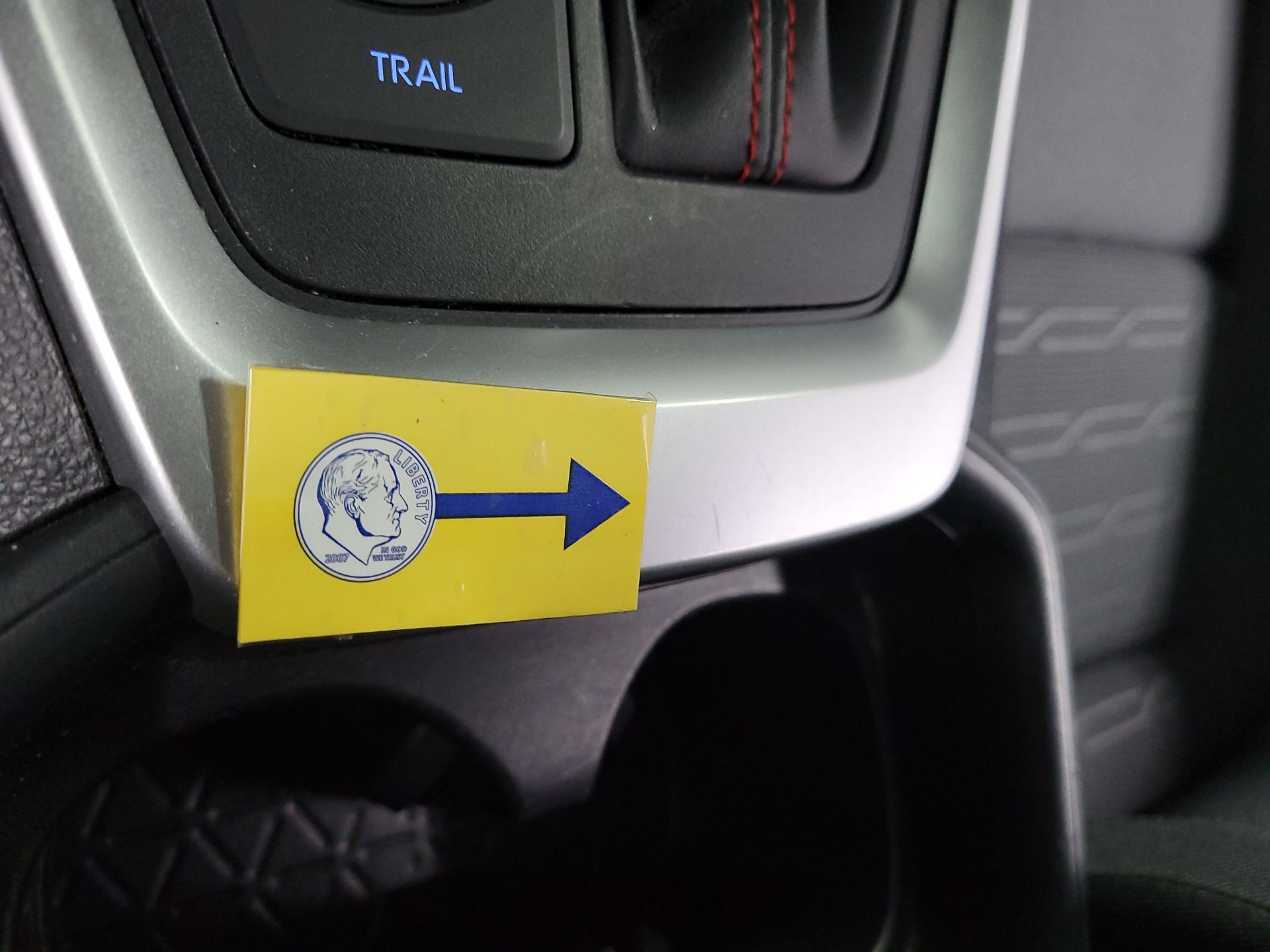 Thumbnail: 2021 Toyota RAV4 - 20