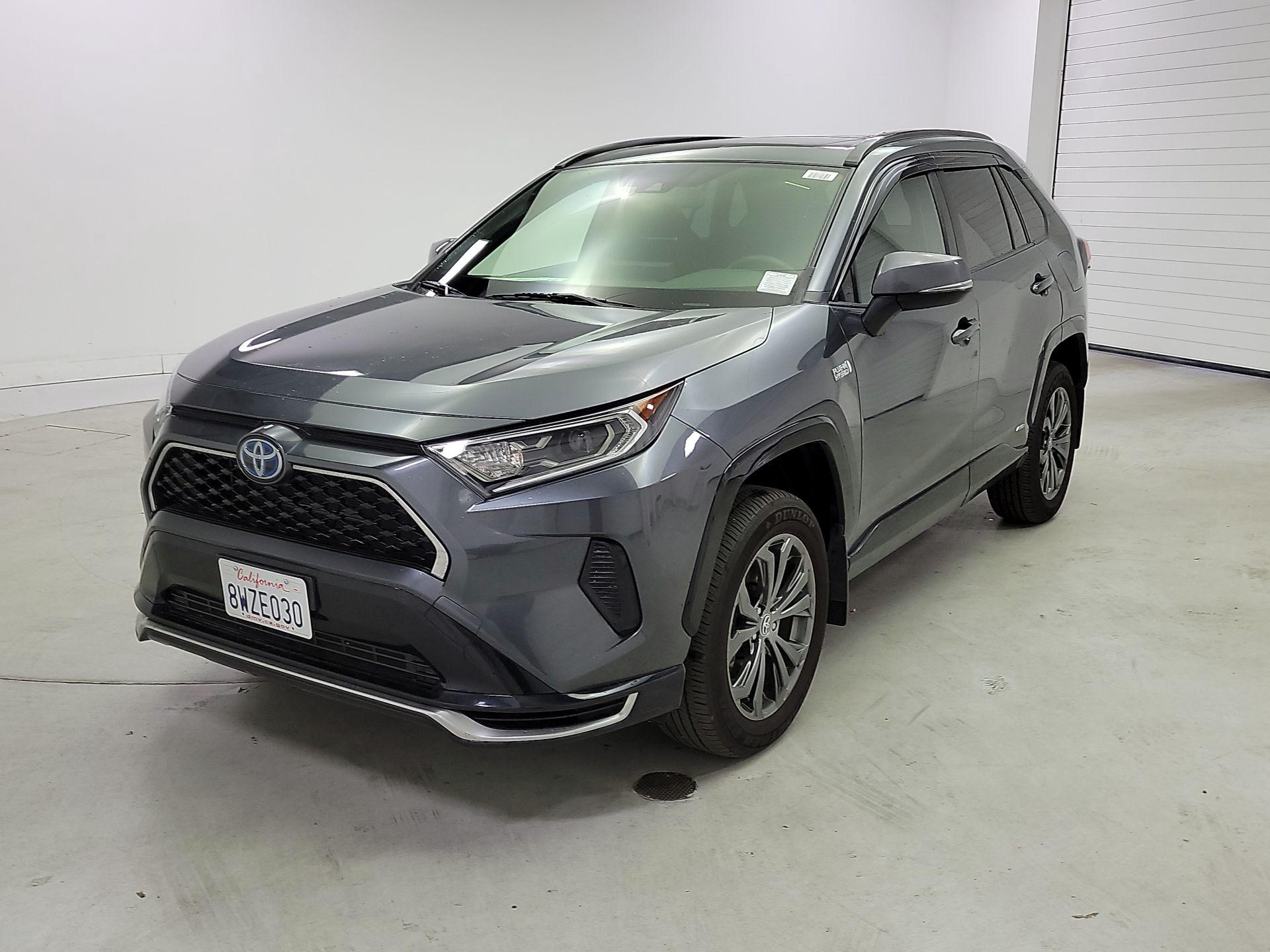 Thumbnail: 2021 Toyota RAV4 - 3