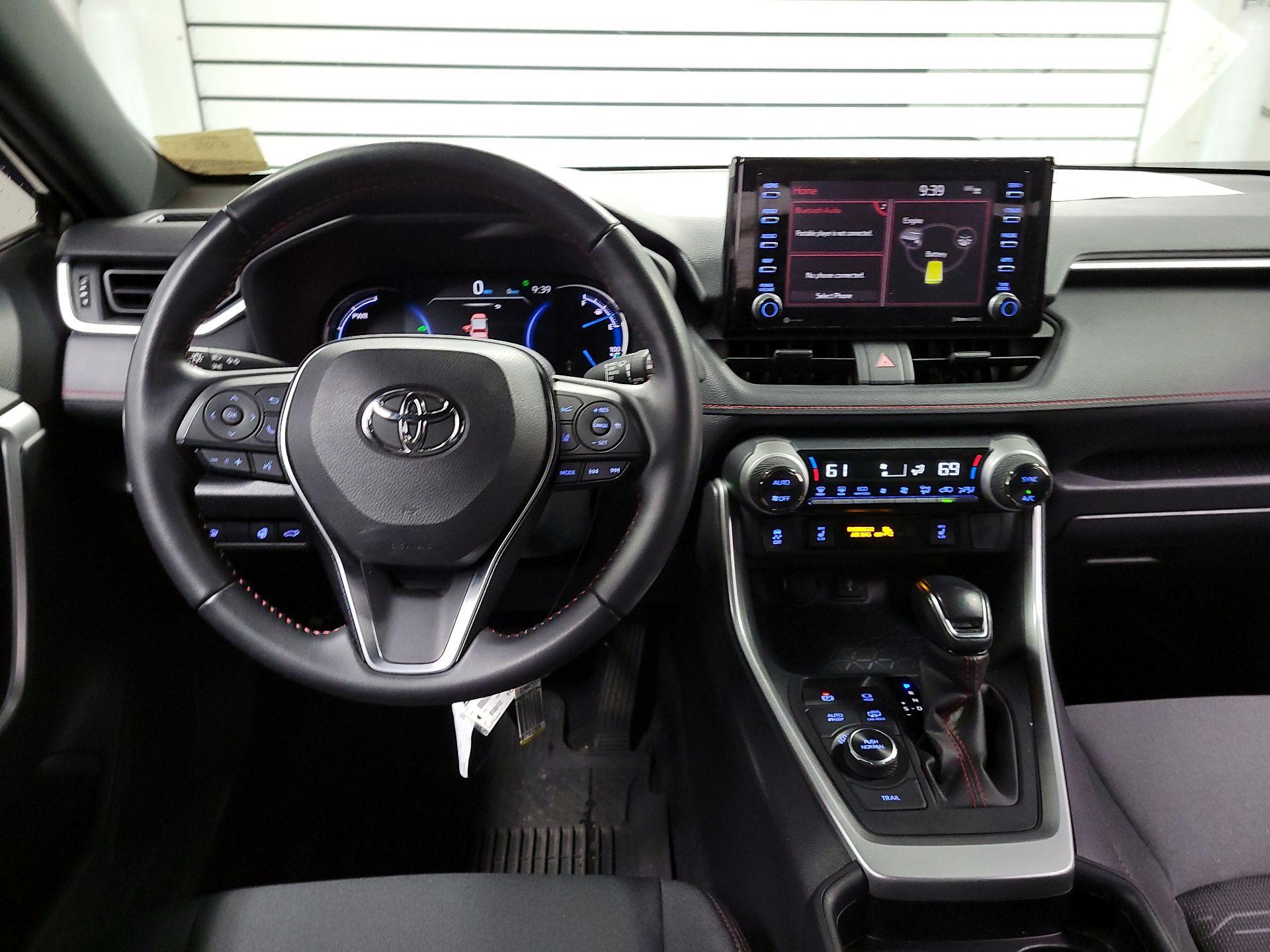 Thumbnail: 2021 Toyota RAV4 - 8