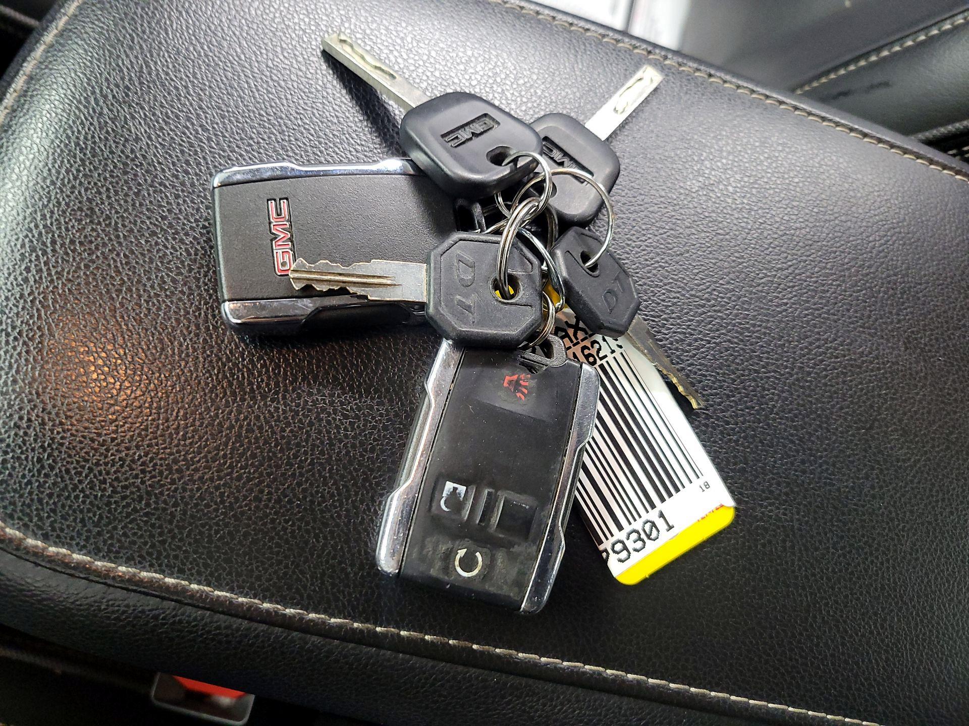 Thumbnail: 2018 GMC Canyon - 19