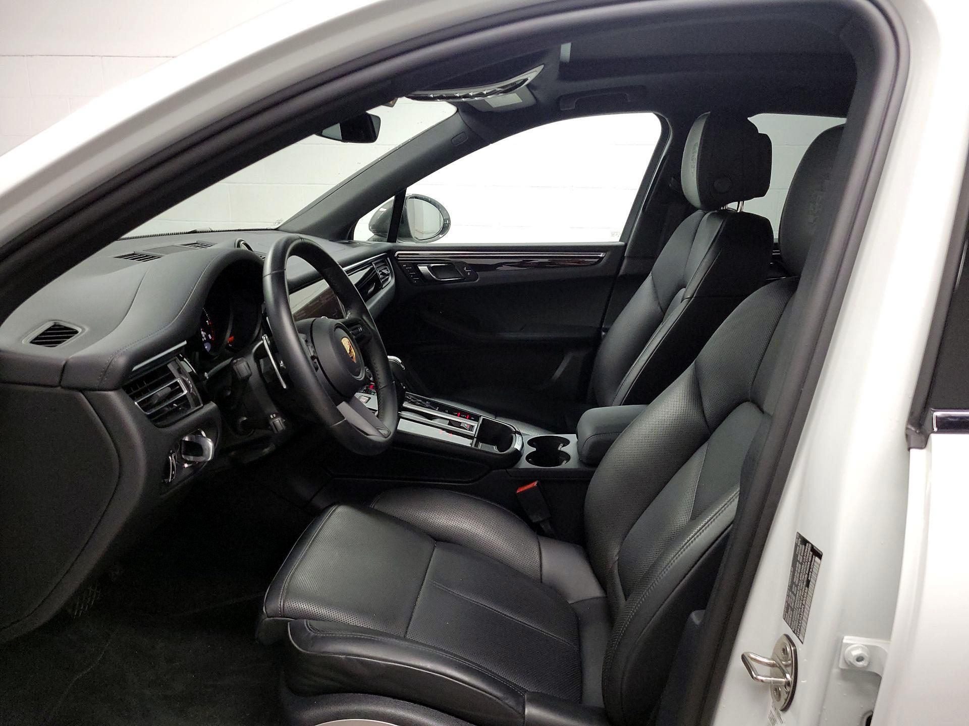 Thumbnail: 2023 Porsche Macan - 9