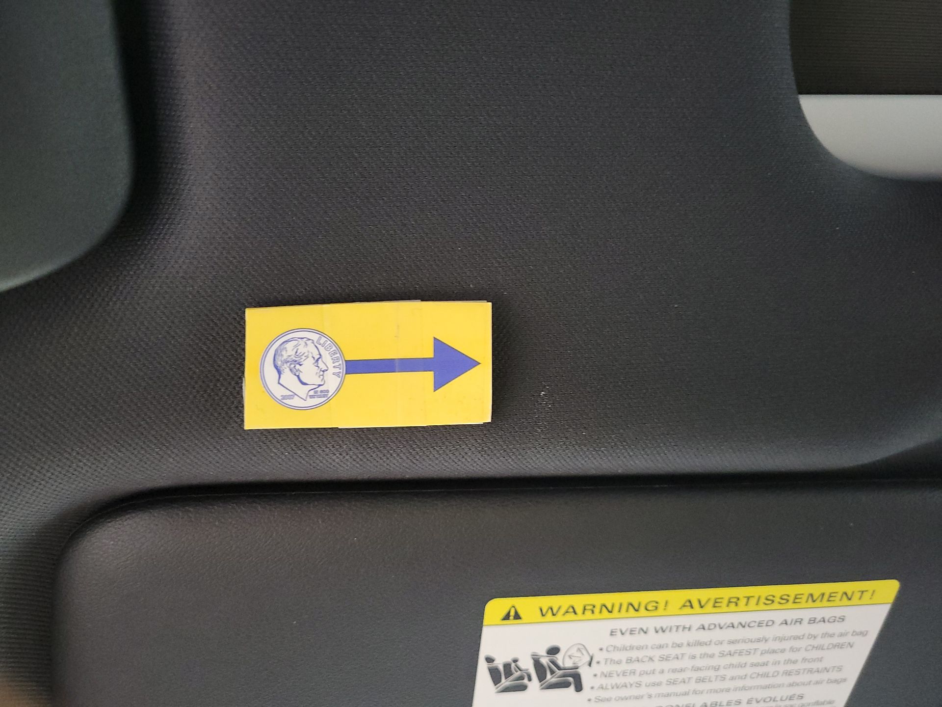 Thumbnail: 2023 Porsche Macan - 19