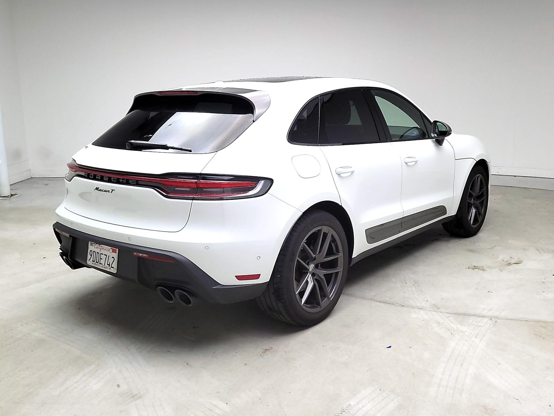 Thumbnail: 2023 Porsche Macan - 5