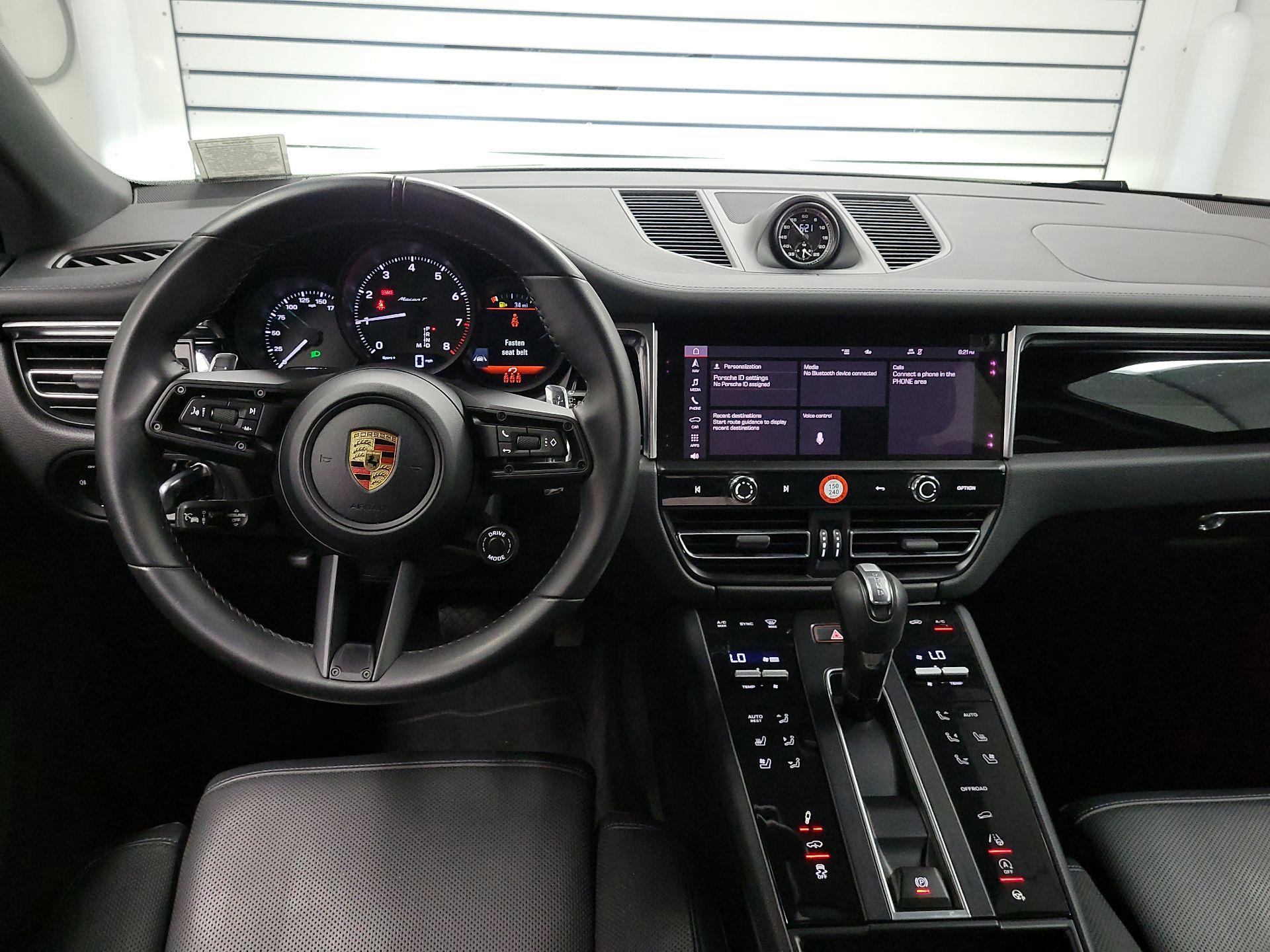 Thumbnail: 2023 Porsche Macan - 8