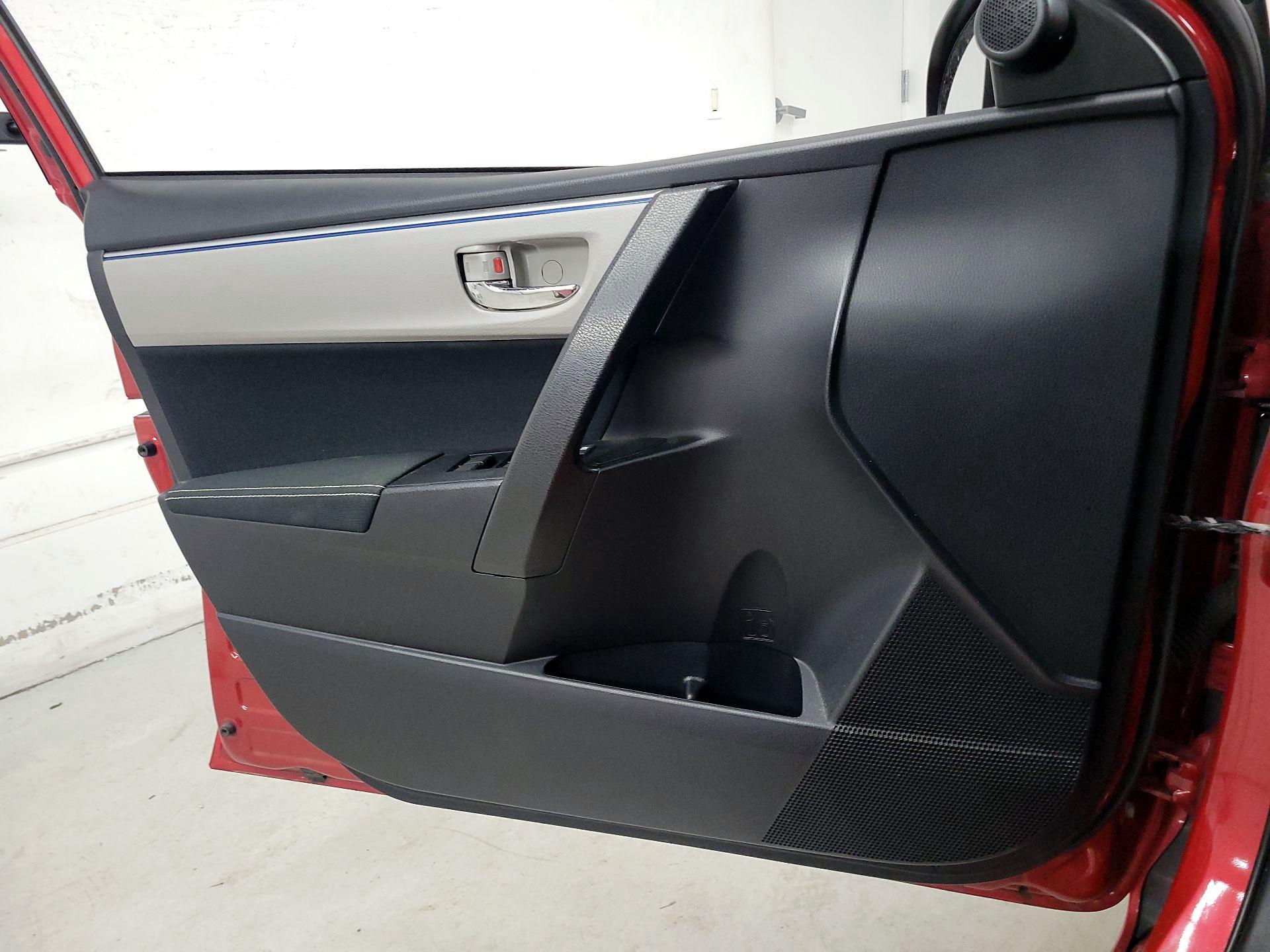 Thumbnail: 2016 Toyota Corolla - 10