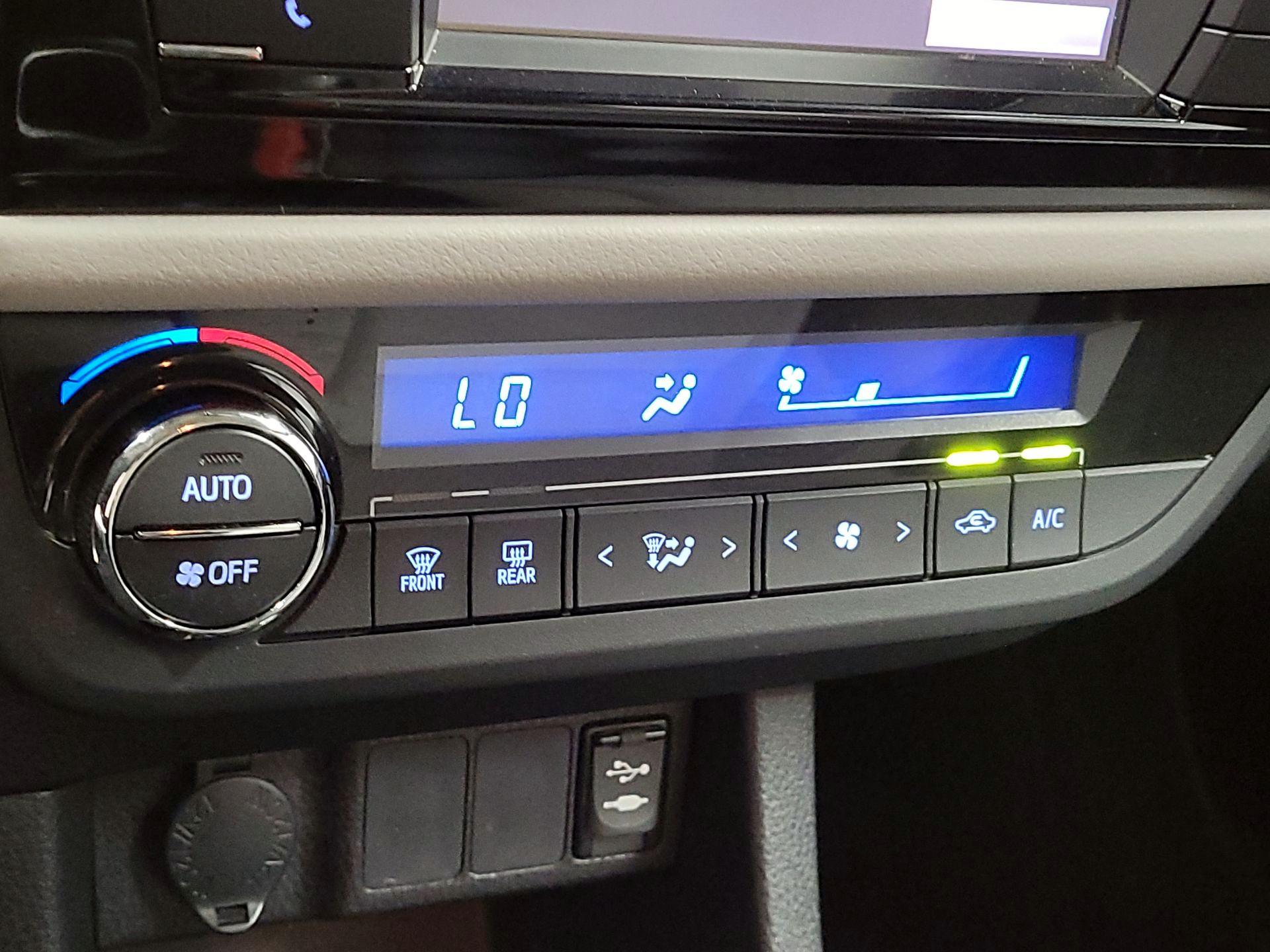 Thumbnail: 2016 Toyota Corolla - 13