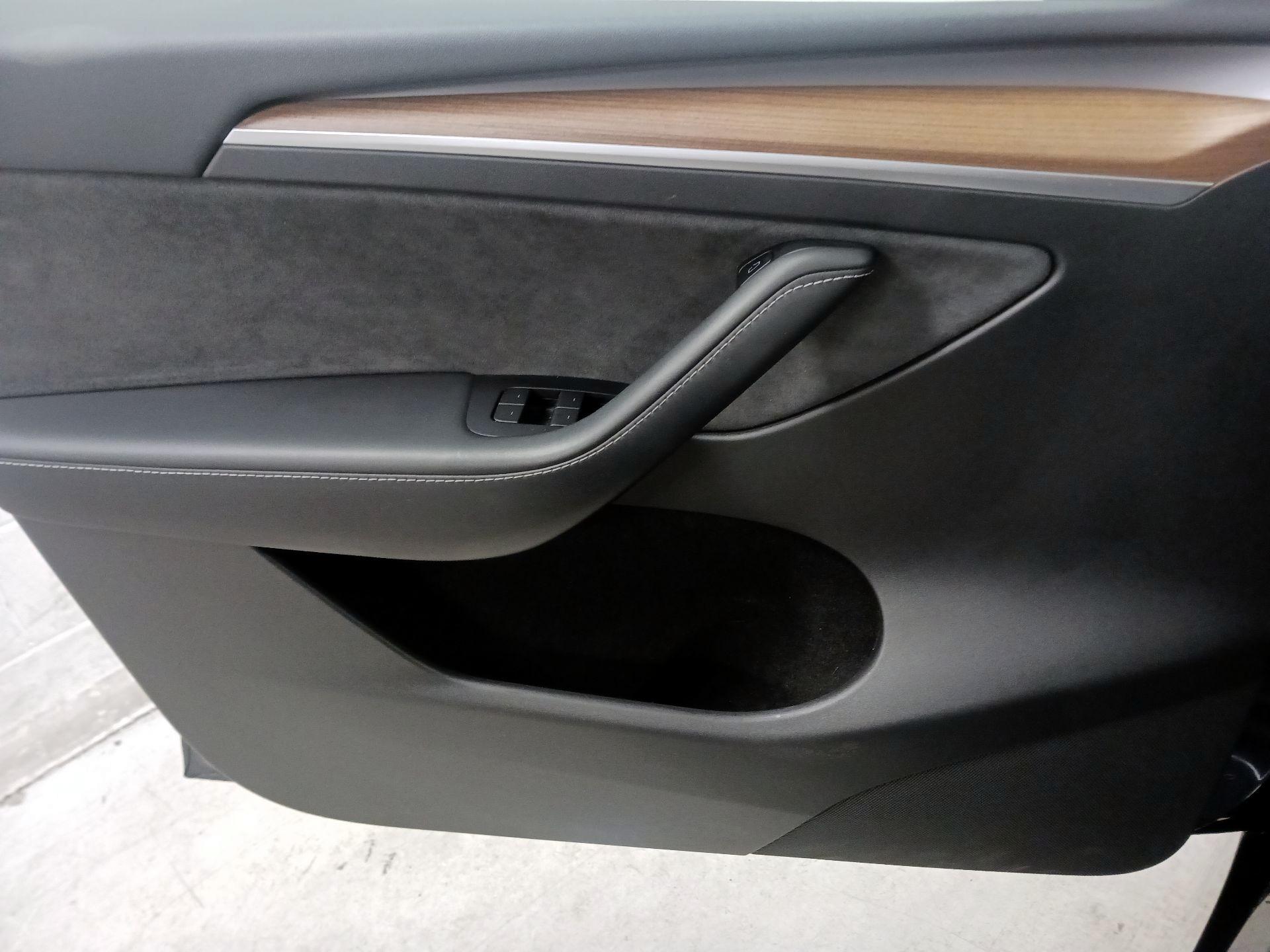 Thumbnail: 2022 Tesla Model Y - 10