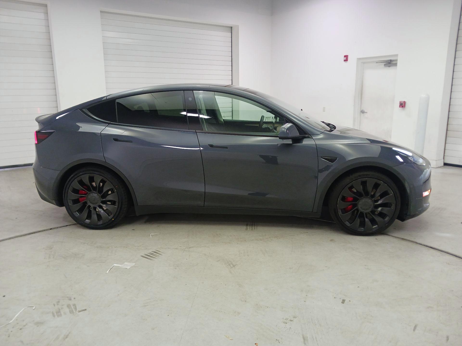 Thumbnail: 2022 Tesla Model Y - 4