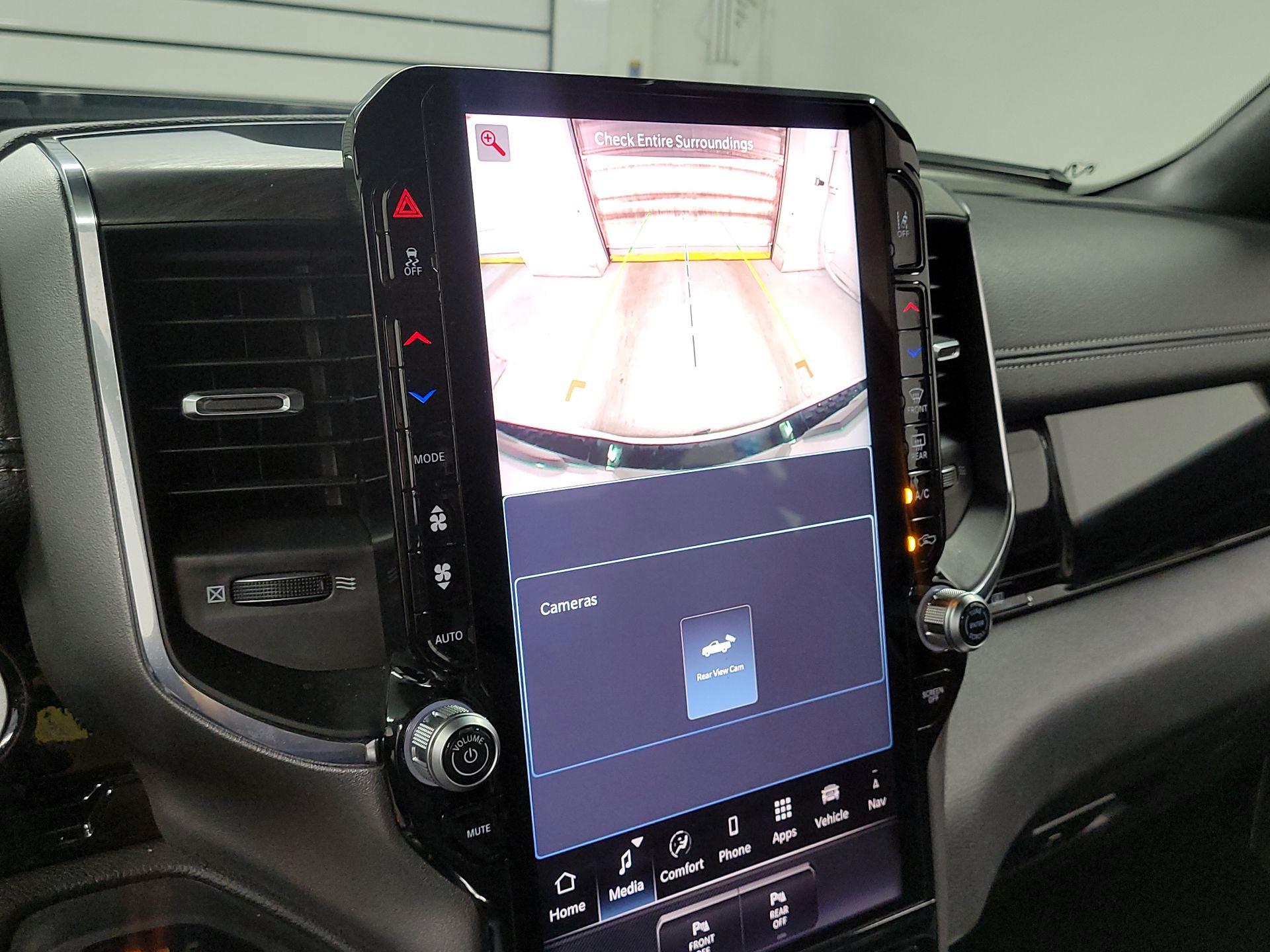 Thumbnail: 2025 RAM 1500 - 15