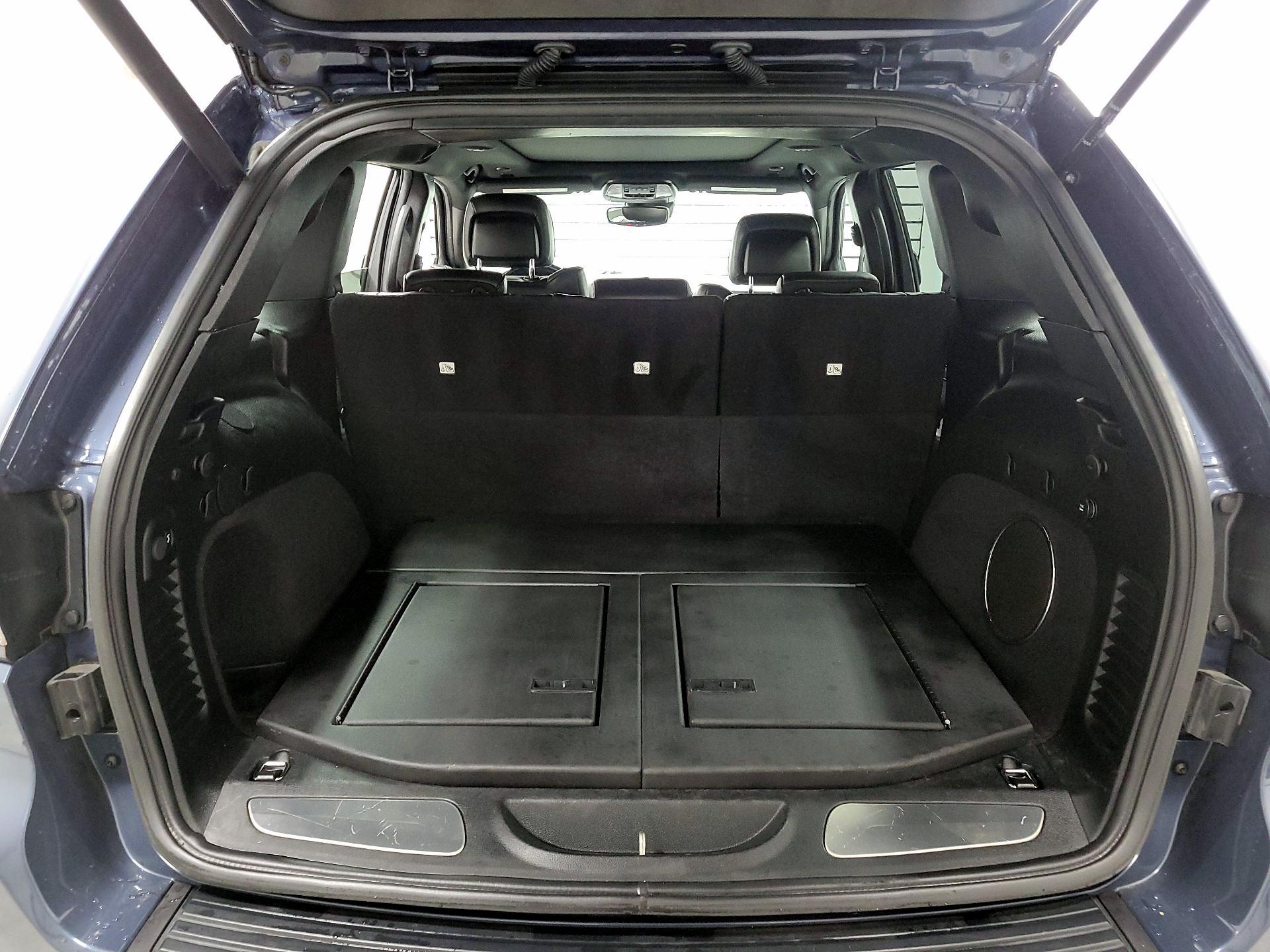 Thumbnail: 2020 Jeep Grand Cherokee - 18