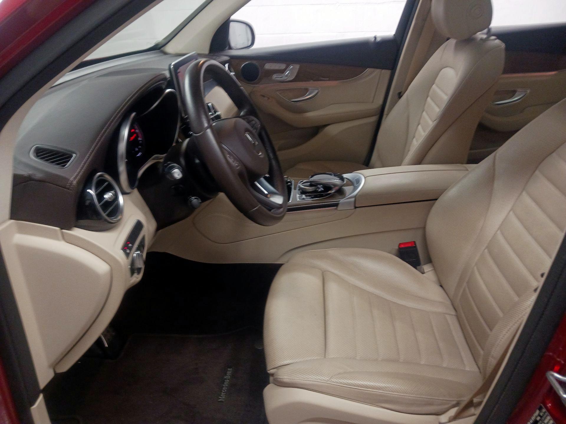 Thumbnail: 2019 Mercedes-Benz GLC - 9