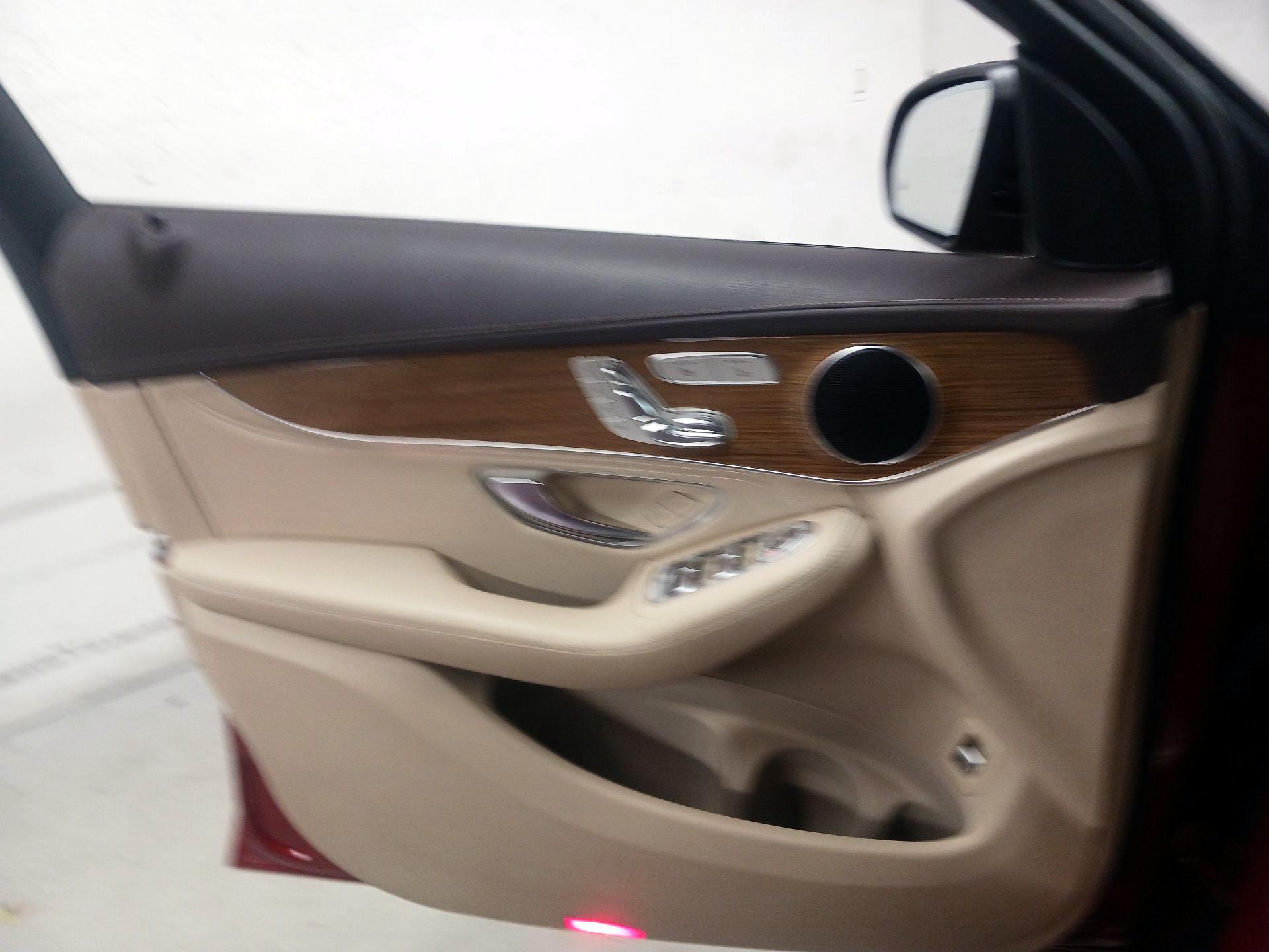 Thumbnail: 2019 Mercedes-Benz GLC - 10