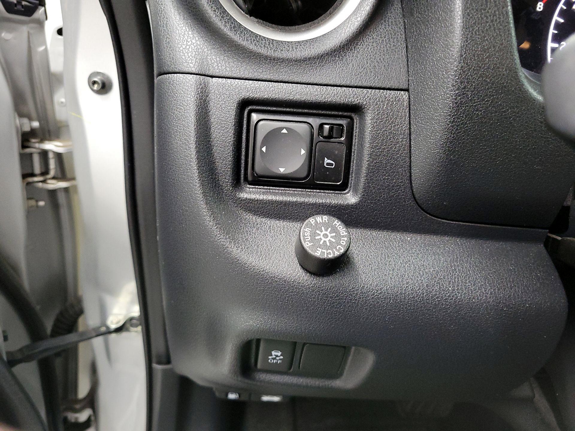 Thumbnail: 2017 Nissan Versa Note - 11