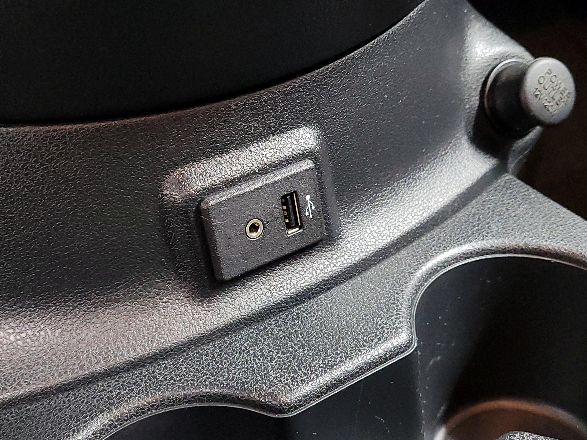 Thumbnail: 2017 Nissan Versa Note - 17